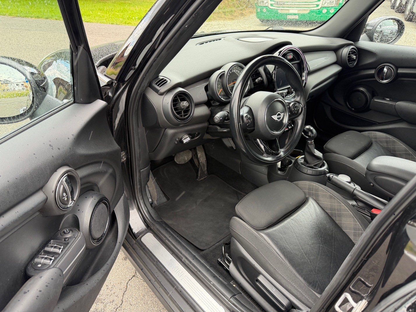 MINI Cooper Steptronic-image-7