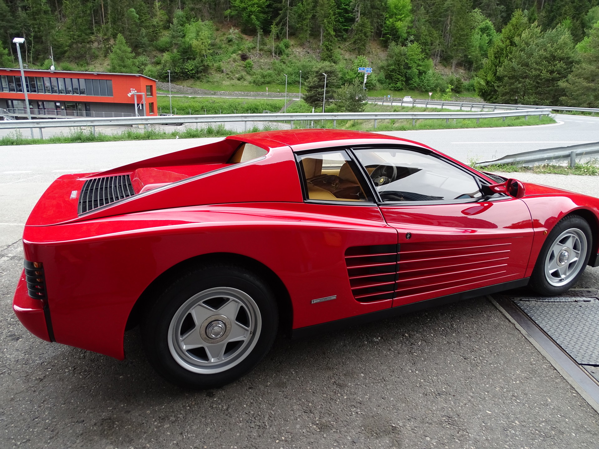 FERRARI Testarossa-image-7