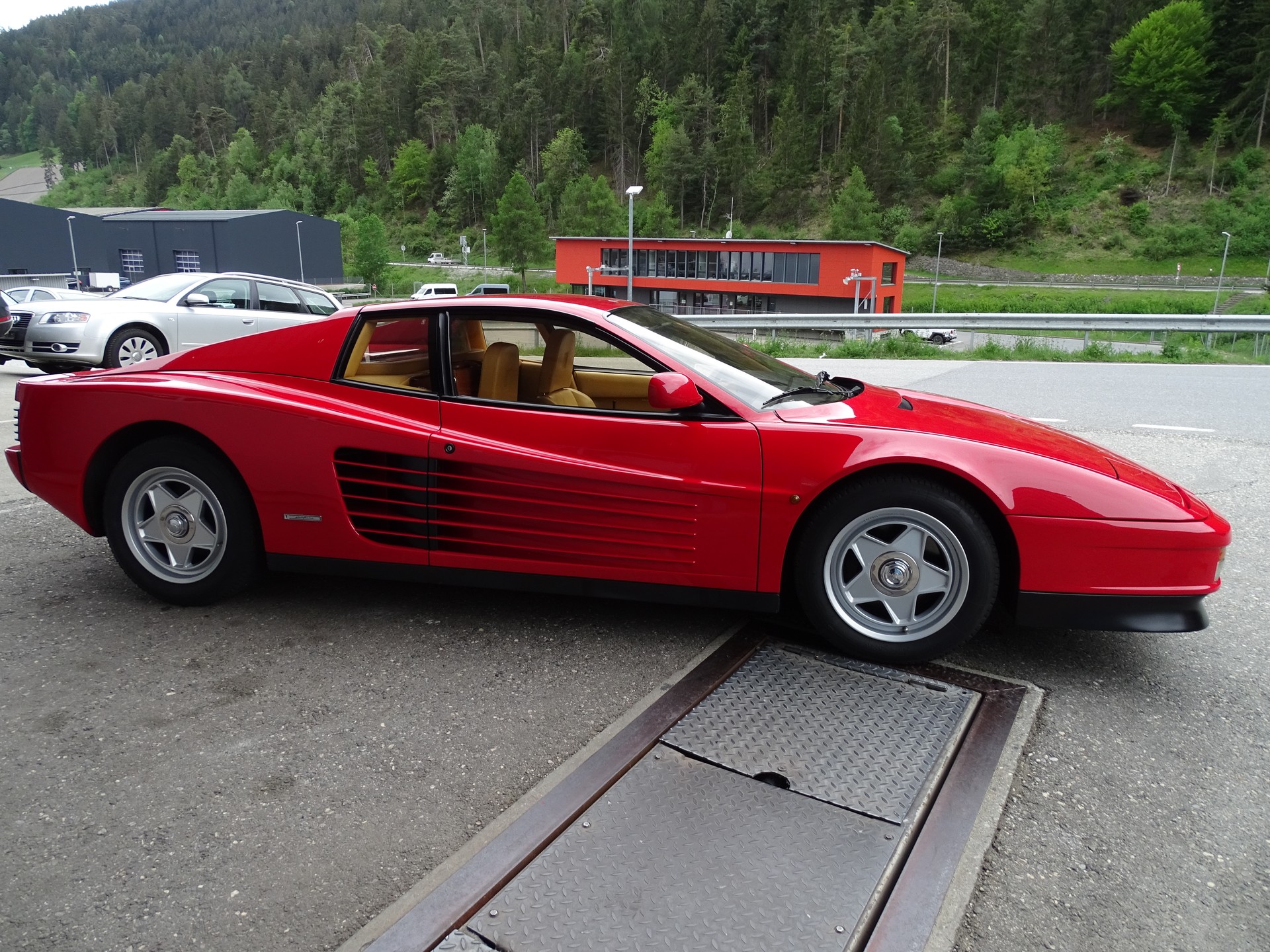 FERRARI Testarossa-image-8