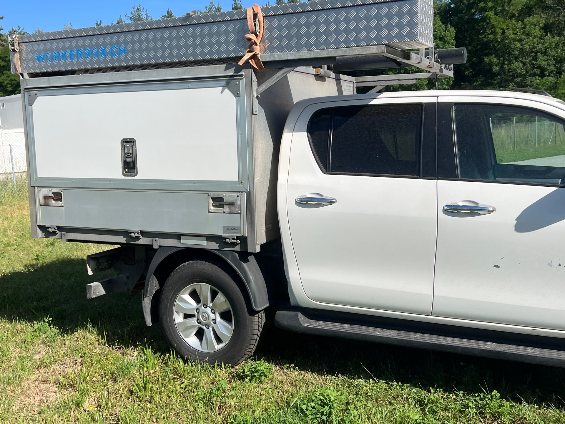 TOYOTA Hilux 2.4-4D Limited Double Cab 4x4 A-image-2