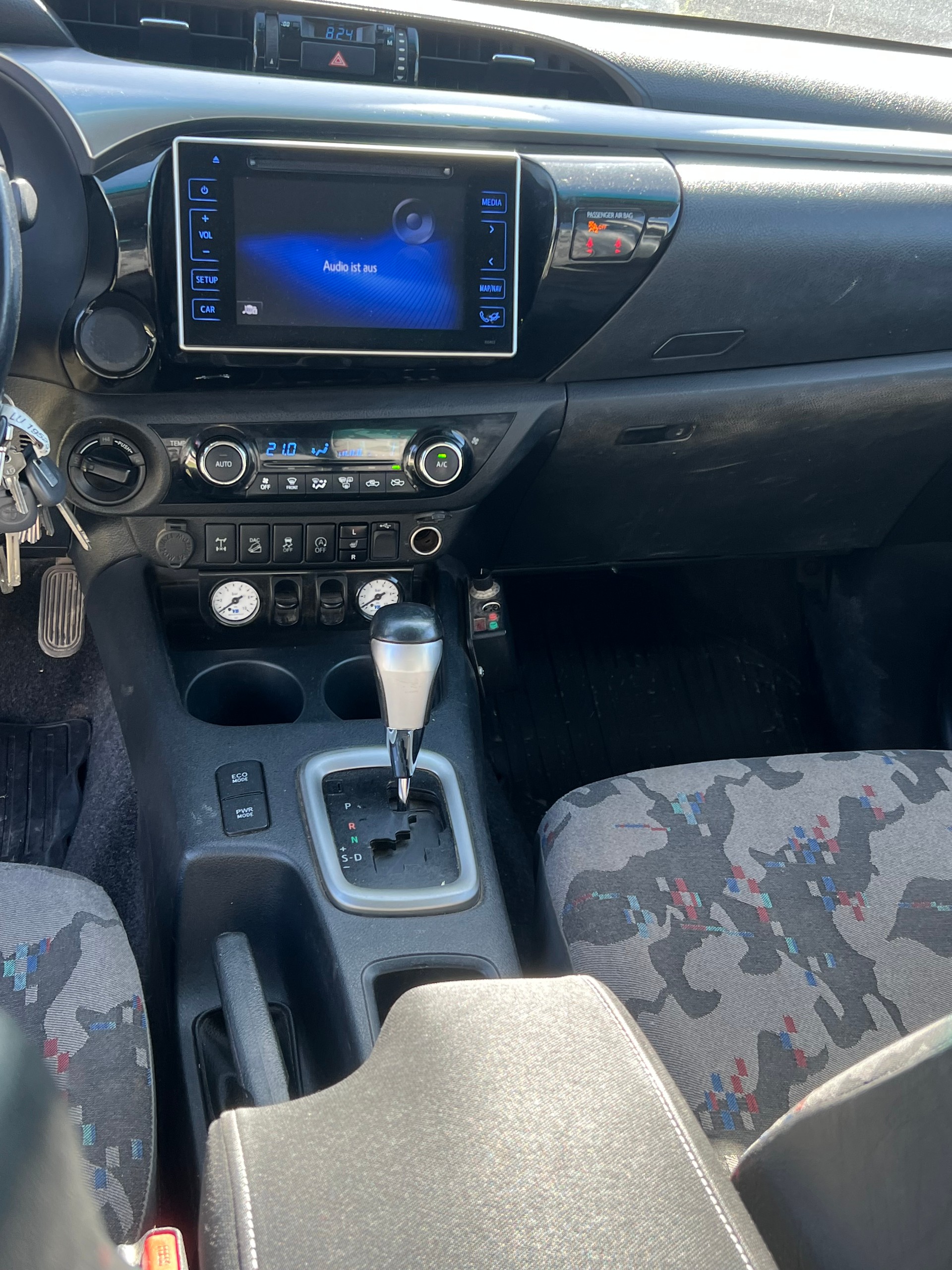 TOYOTA Hilux 2.4-4D Limited Double Cab 4x4 A-image-12