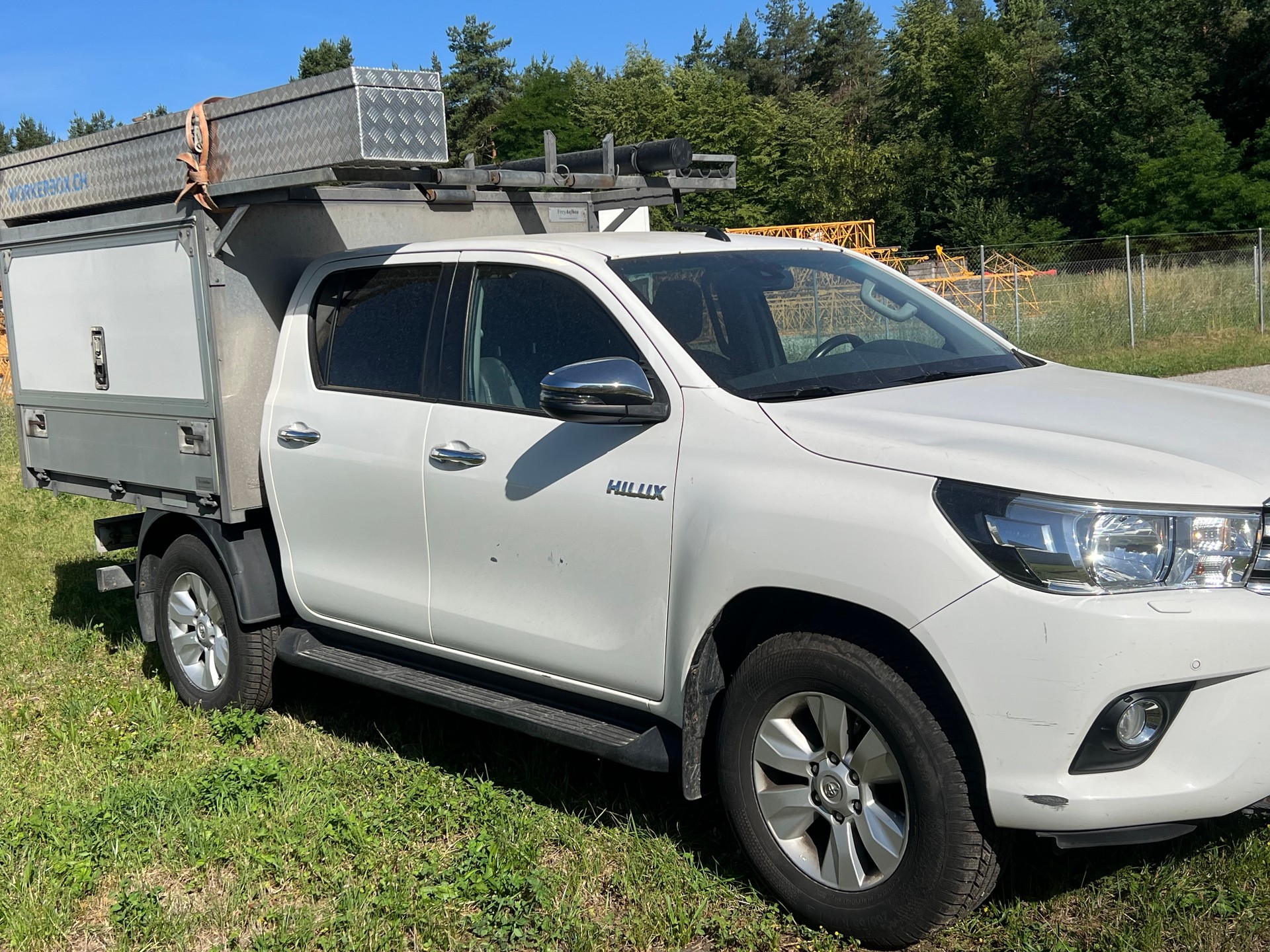 TOYOTA Hilux 2.4-4D Limited Double Cab 4x4 A-image-3