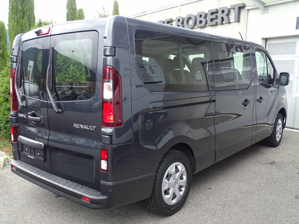 RENAULT Trafic Grand Passenger 2.0 dCi 8 places-image-13