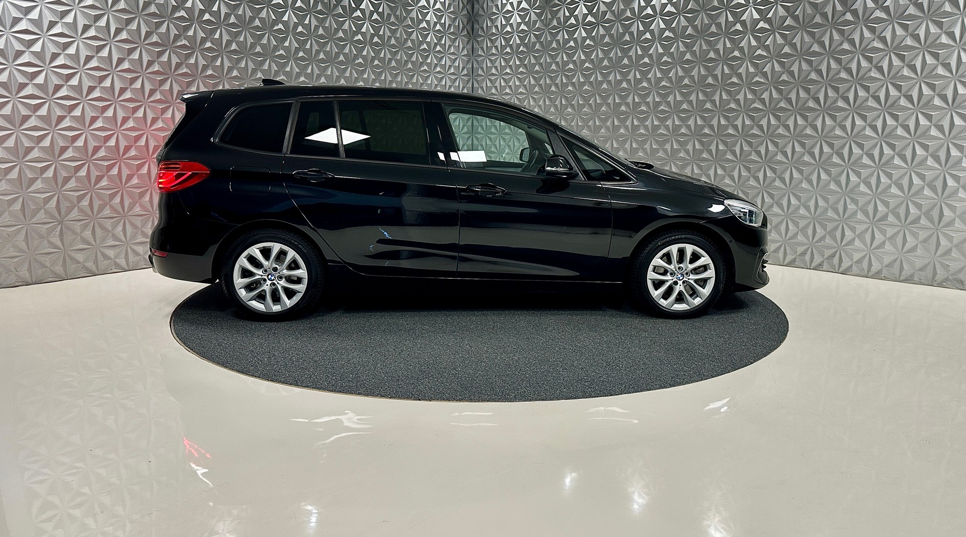 BMW 220d xDrive Gran Tourer Steptronic-showroom-element-3