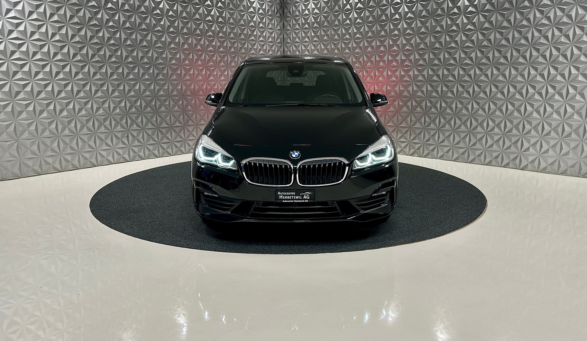 BMW 220d xDrive Gran Tourer Steptronic-showroom-element-1