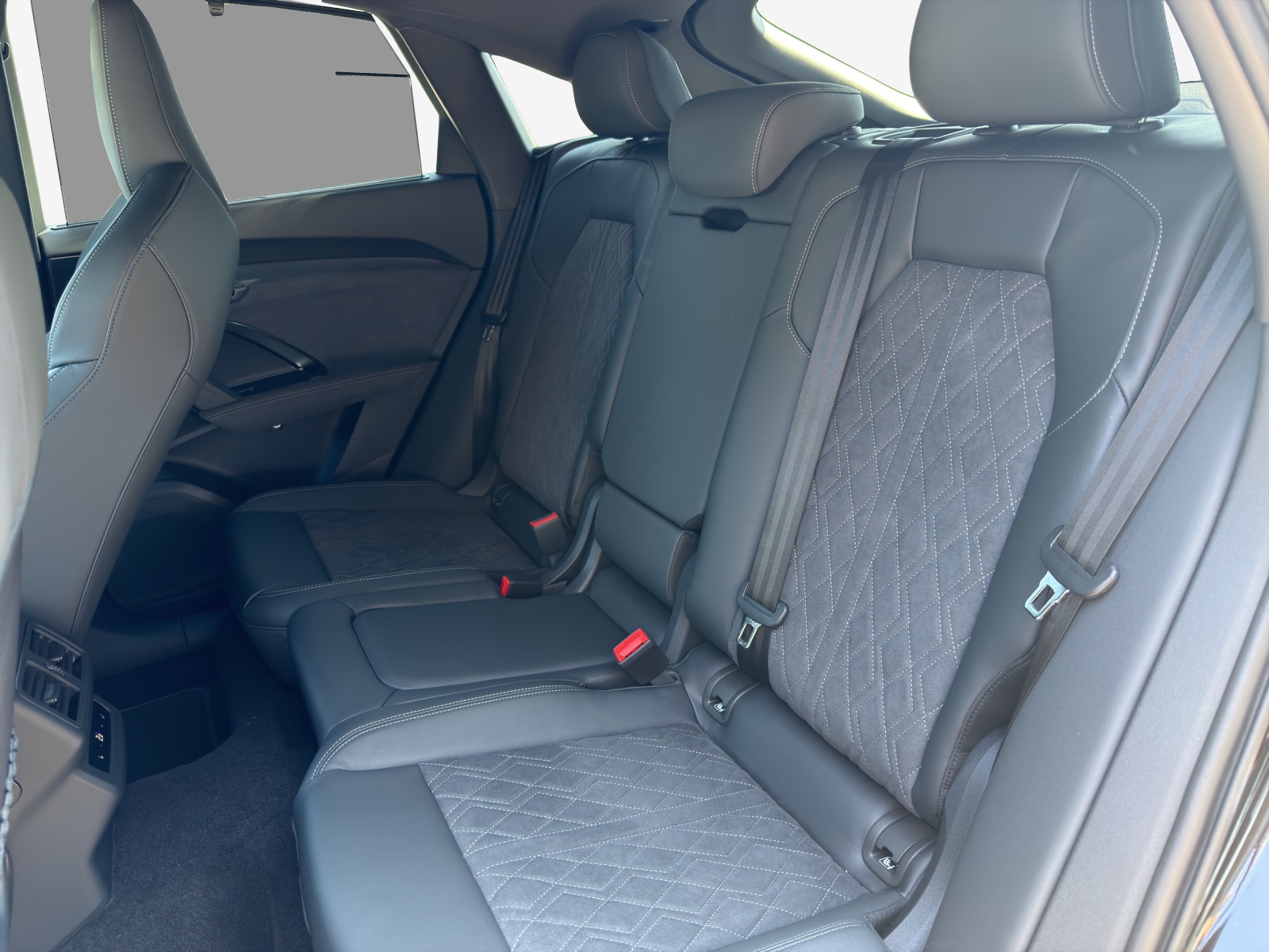 AUDI Q5 Sportback TDI quattro 150 kW S-tronic-image-11