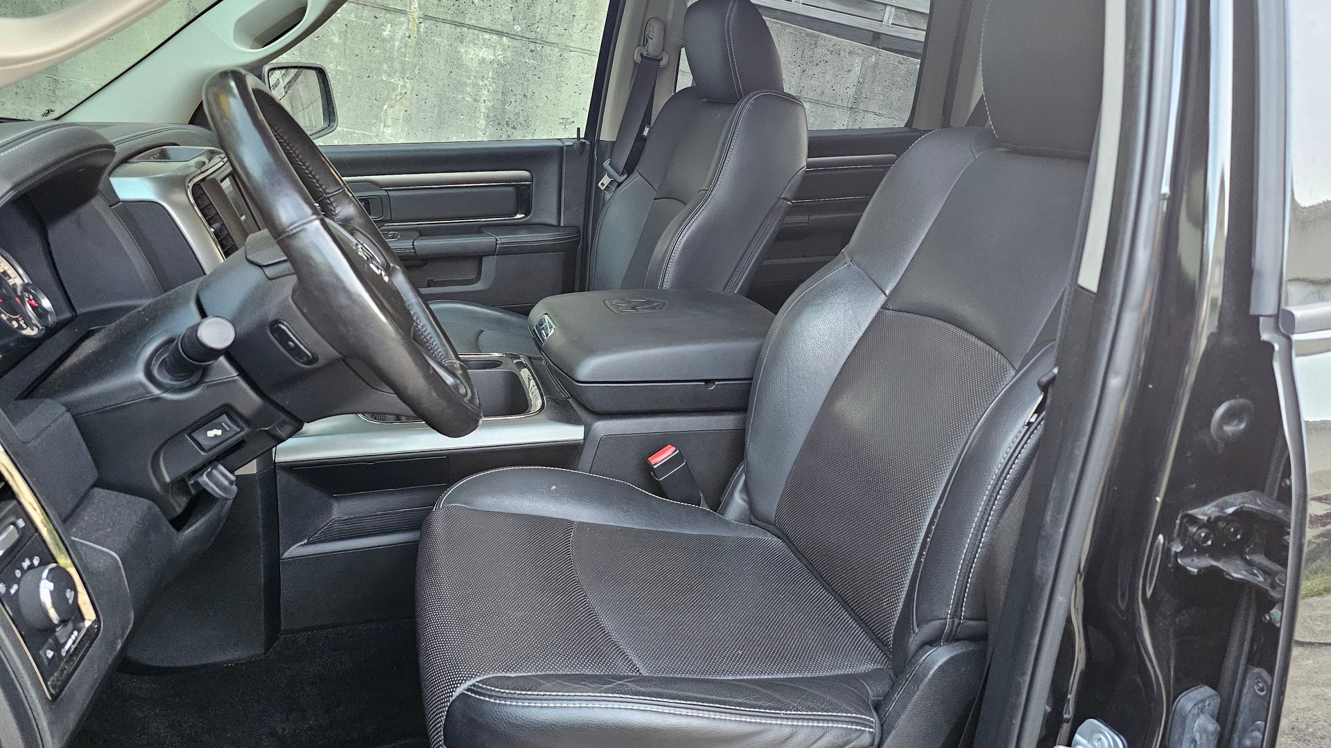 DODGE RAM 5.7 V8-image-6