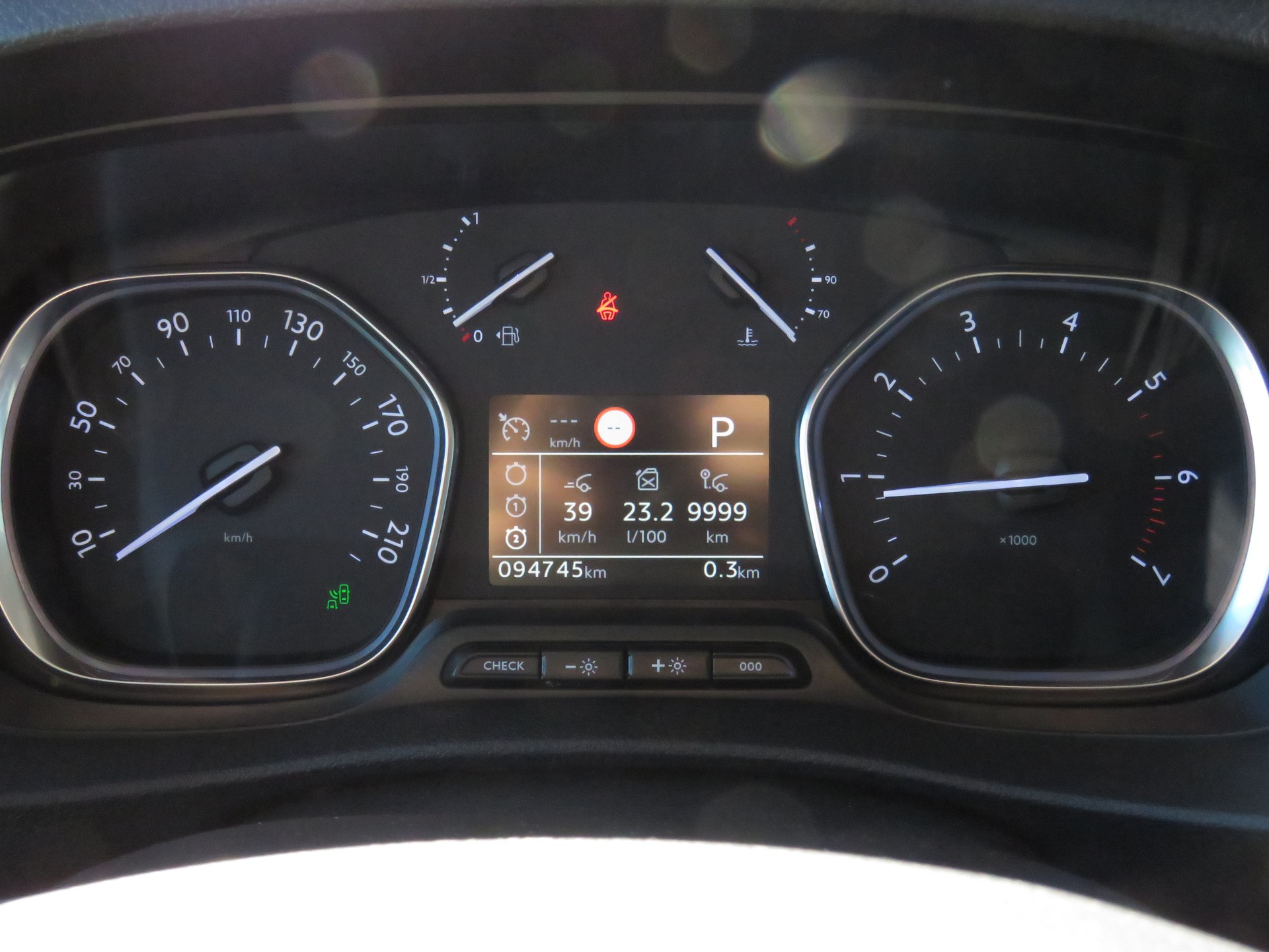 PEUGEOT Expert 2.0 BlueHDi 120 S&S Premium Long EAT8 (Automat, AHK 2.5 t, NL 1'144 kg)-image-15