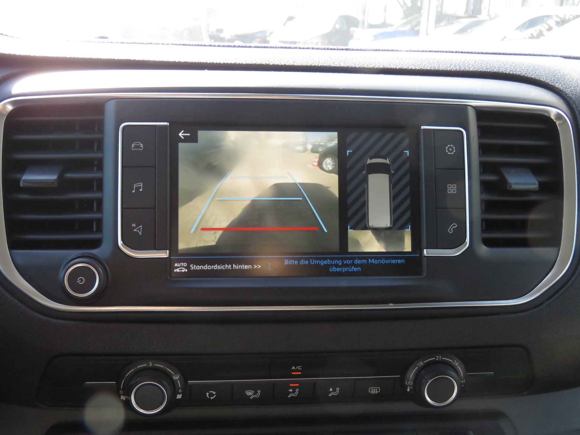 PEUGEOT Expert 2.0 BlueHDi 120 S&S Premium Long EAT8 (Automat, AHK 2.5 t, NL 1'144 kg)-image-13