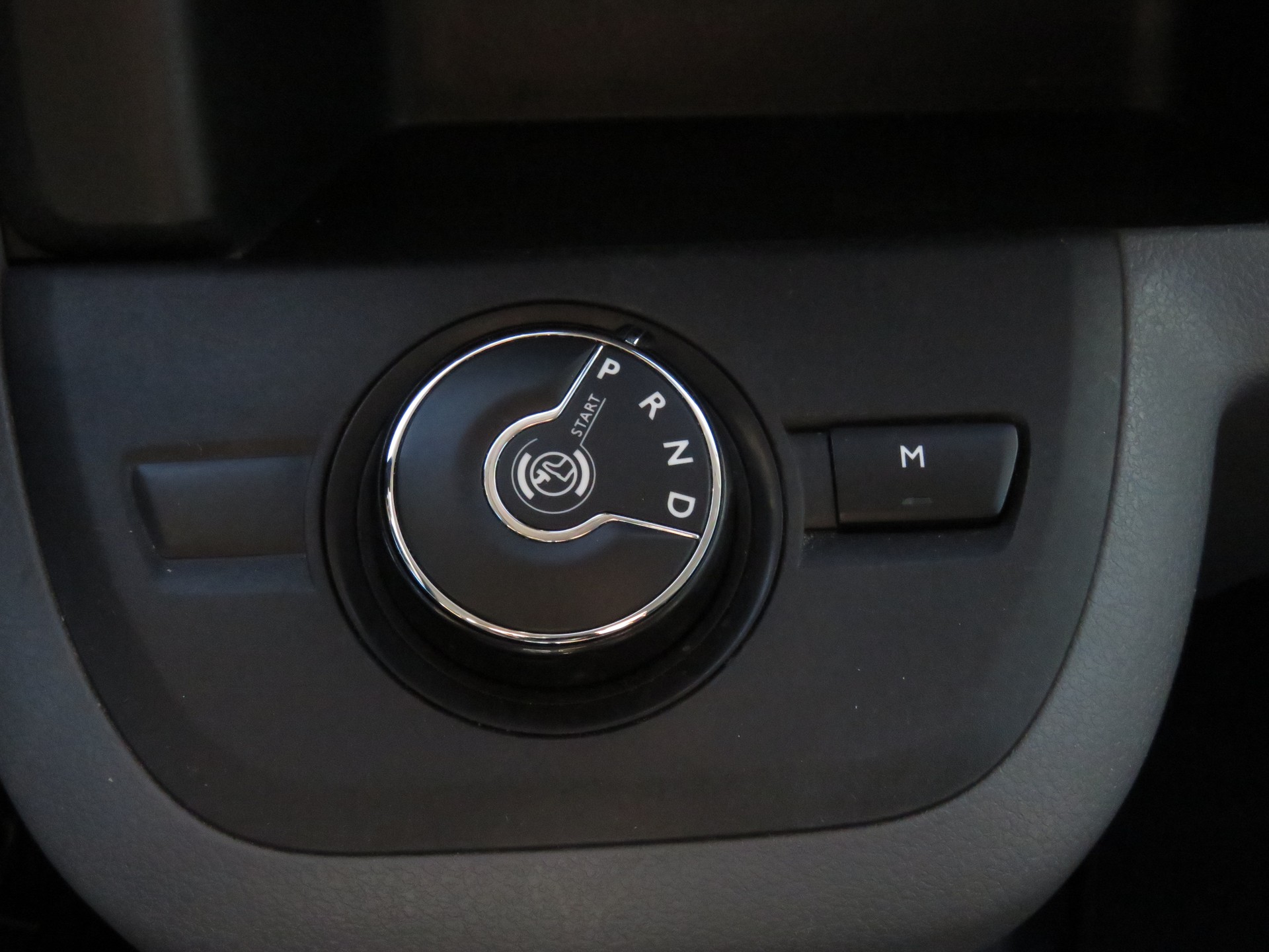 PEUGEOT Expert 2.0 BlueHDi 120 S&S Premium Long EAT8 (Automat, AHK 2.5 t, NL 1'144 kg)-image-14