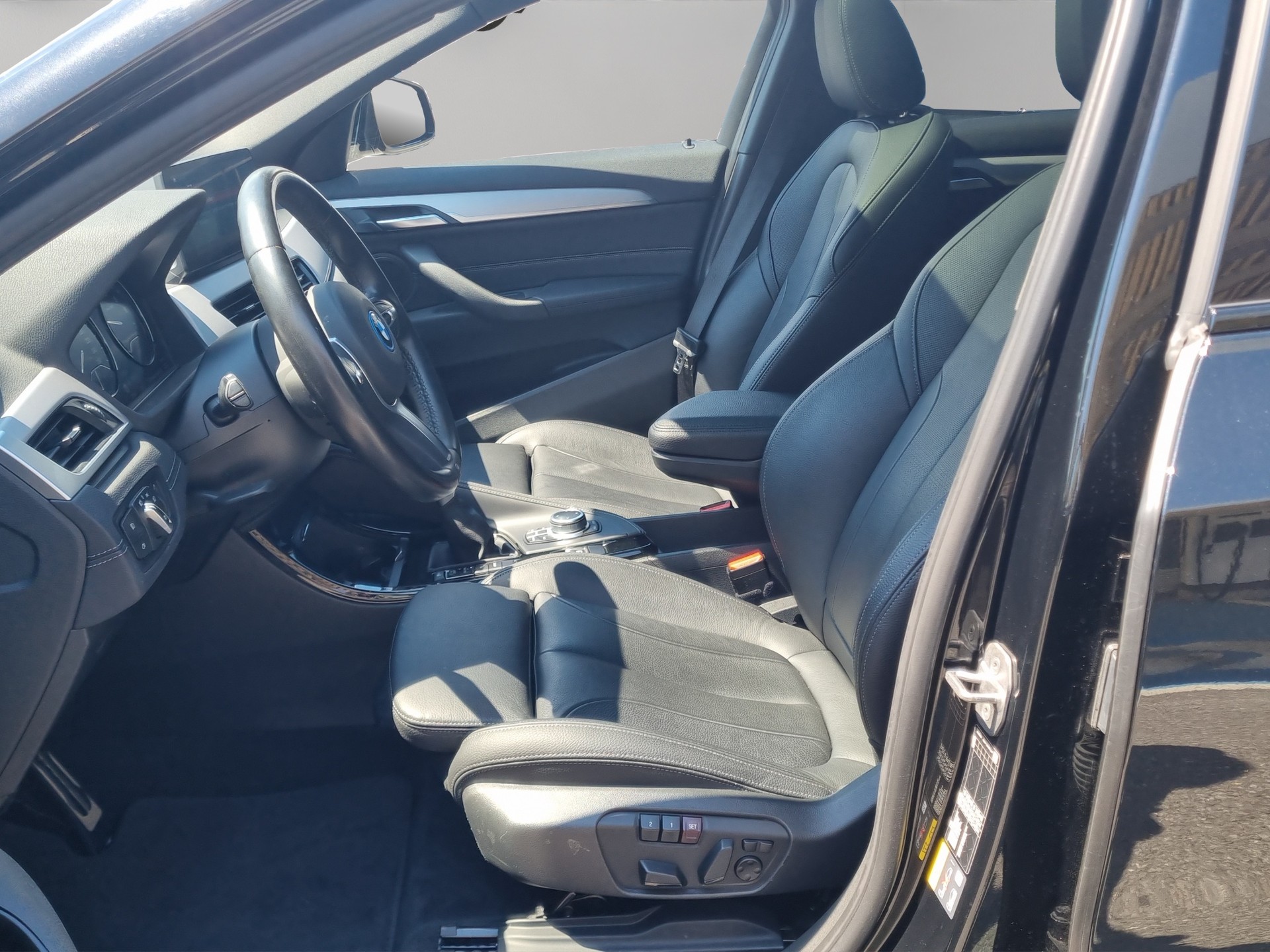 BMW X2 xDrive 25e M Sport Steptronic-image-11