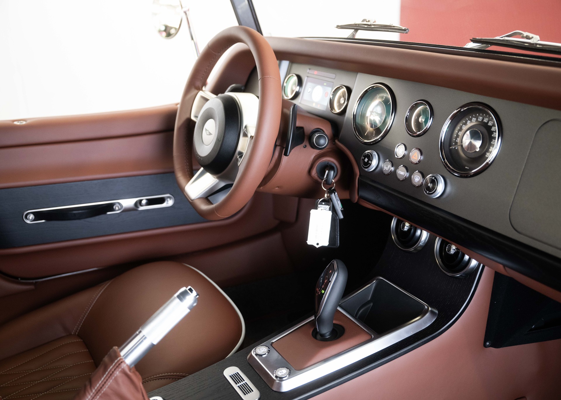 MORGAN Supersport 3.0 Bespoke (New Swiss car, special order, sports exhaust, hardtop, 30-month warranty)-image-16