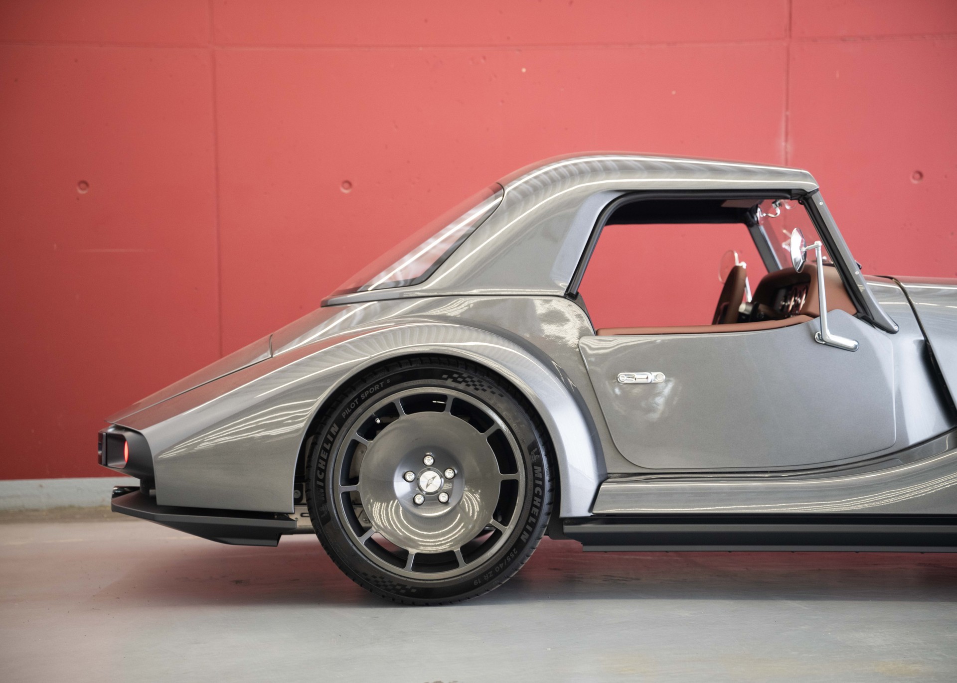 MORGAN Supersport 3.0 Bespoke (New Swiss car, special order, sports exhaust, hardtop, 30-month warranty)-image-7
