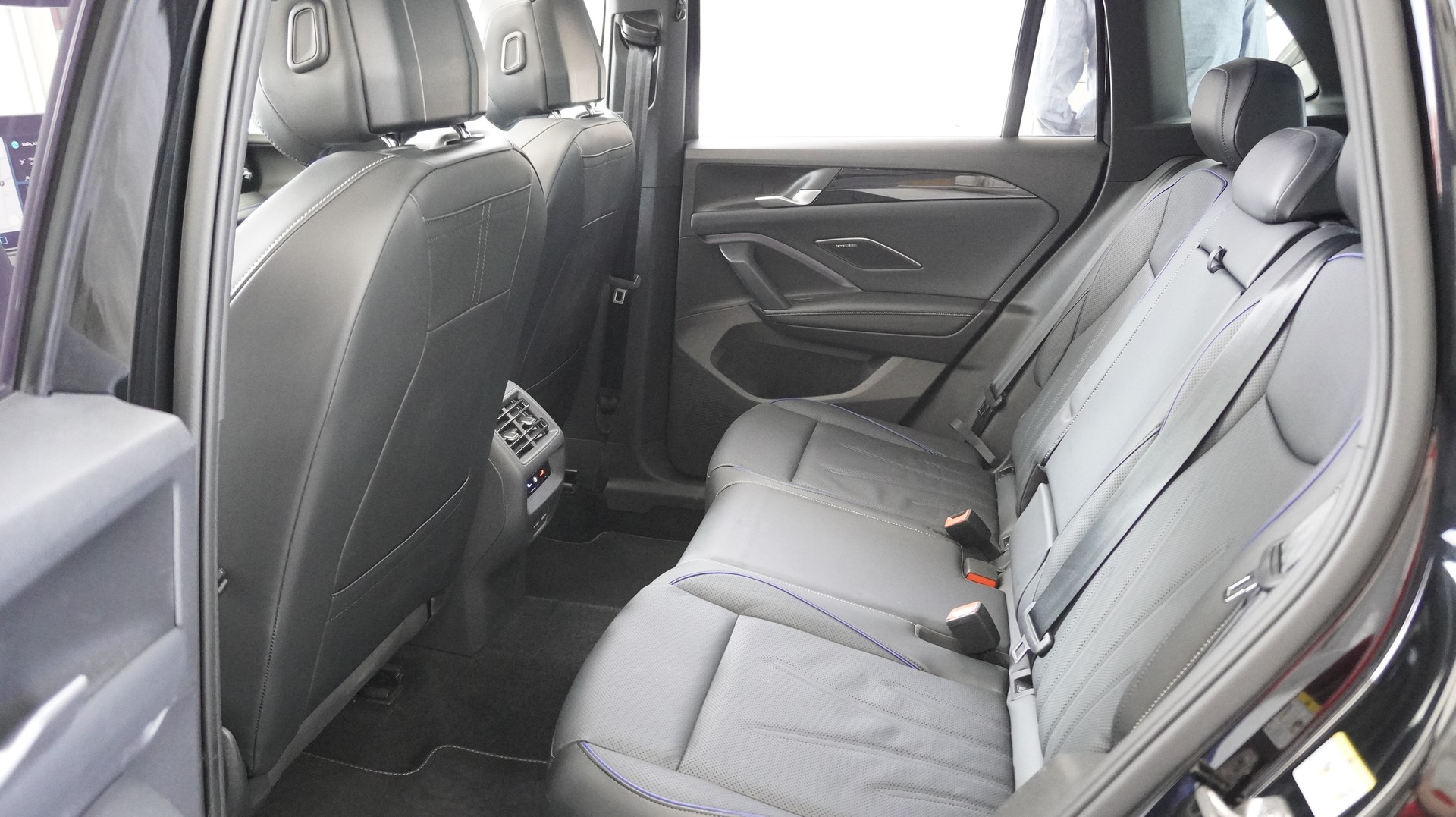 VW Tiguan 2.0 TSI United DSG 4Motion-image-4