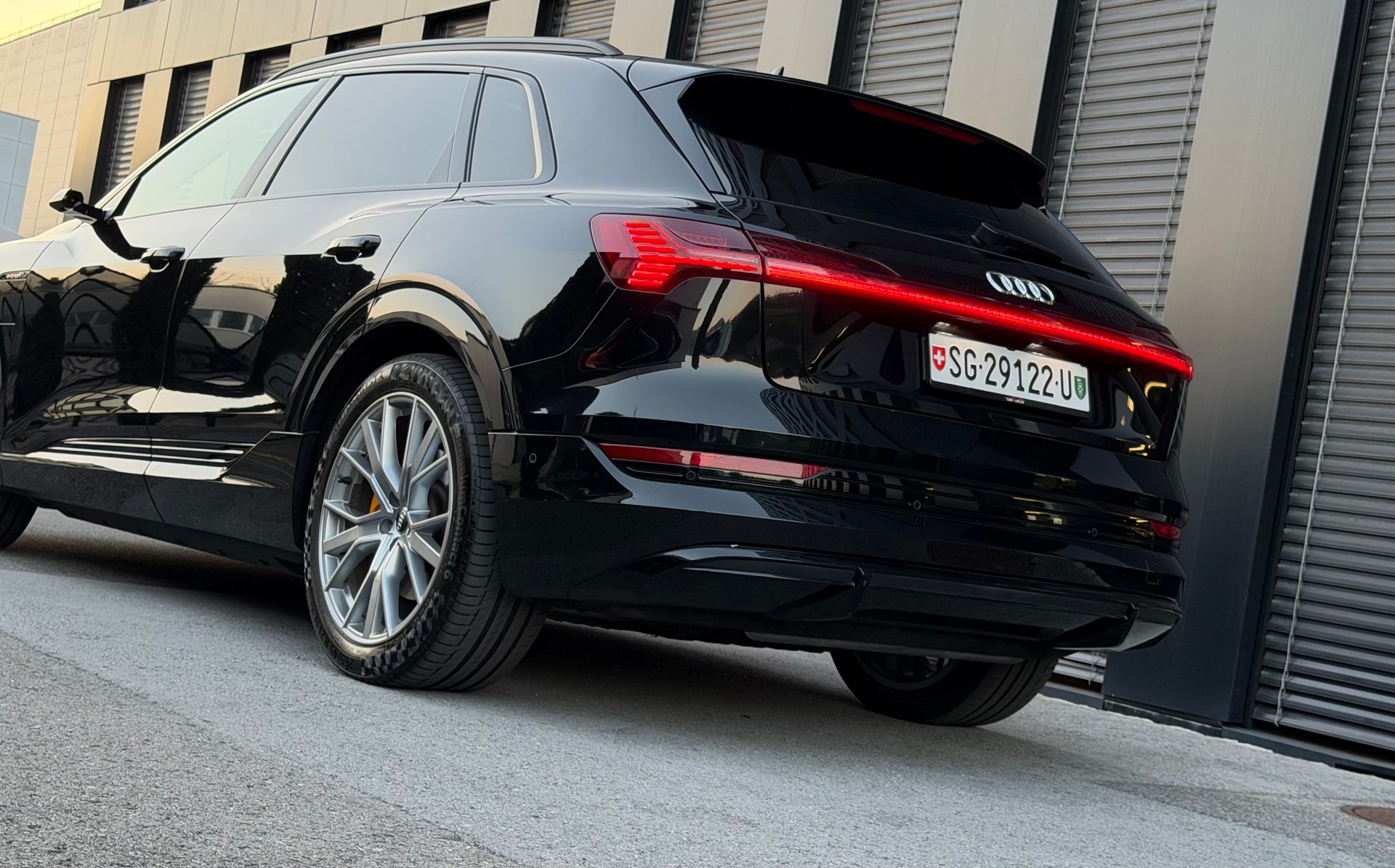 AUDI e-tron 55 S Line quattro♦️8 Jahre Garantie auf Batterie*Topausstattung♦️-image-6