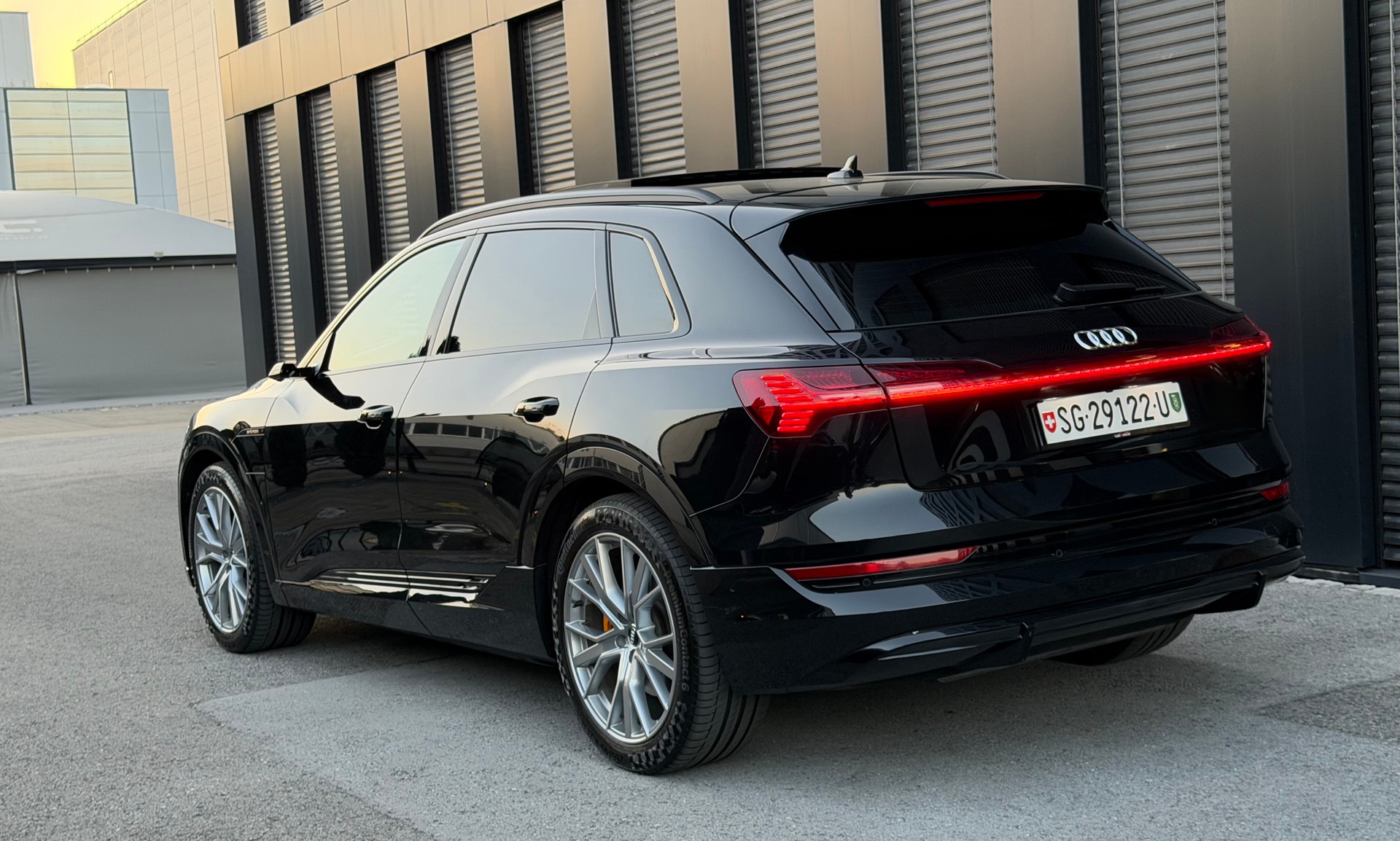 AUDI e-tron 55 S Line quattro♦️8 Jahre Garantie auf Batterie*Topausstattung♦️-image-8