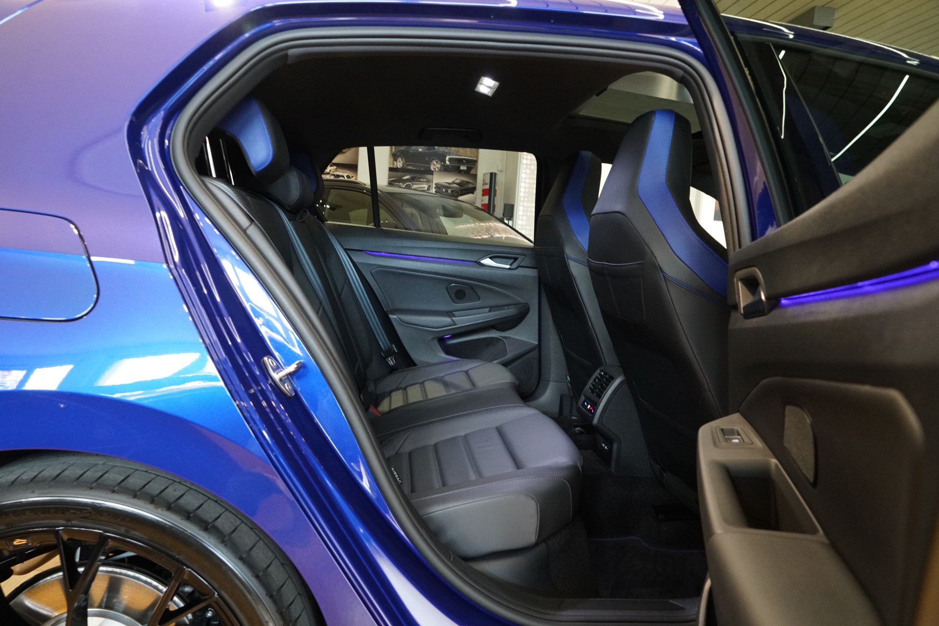 VW Golf 2.0 TSI R Black Edition DSG 4 Motion ABT 400 PS Akrapovič-image-23