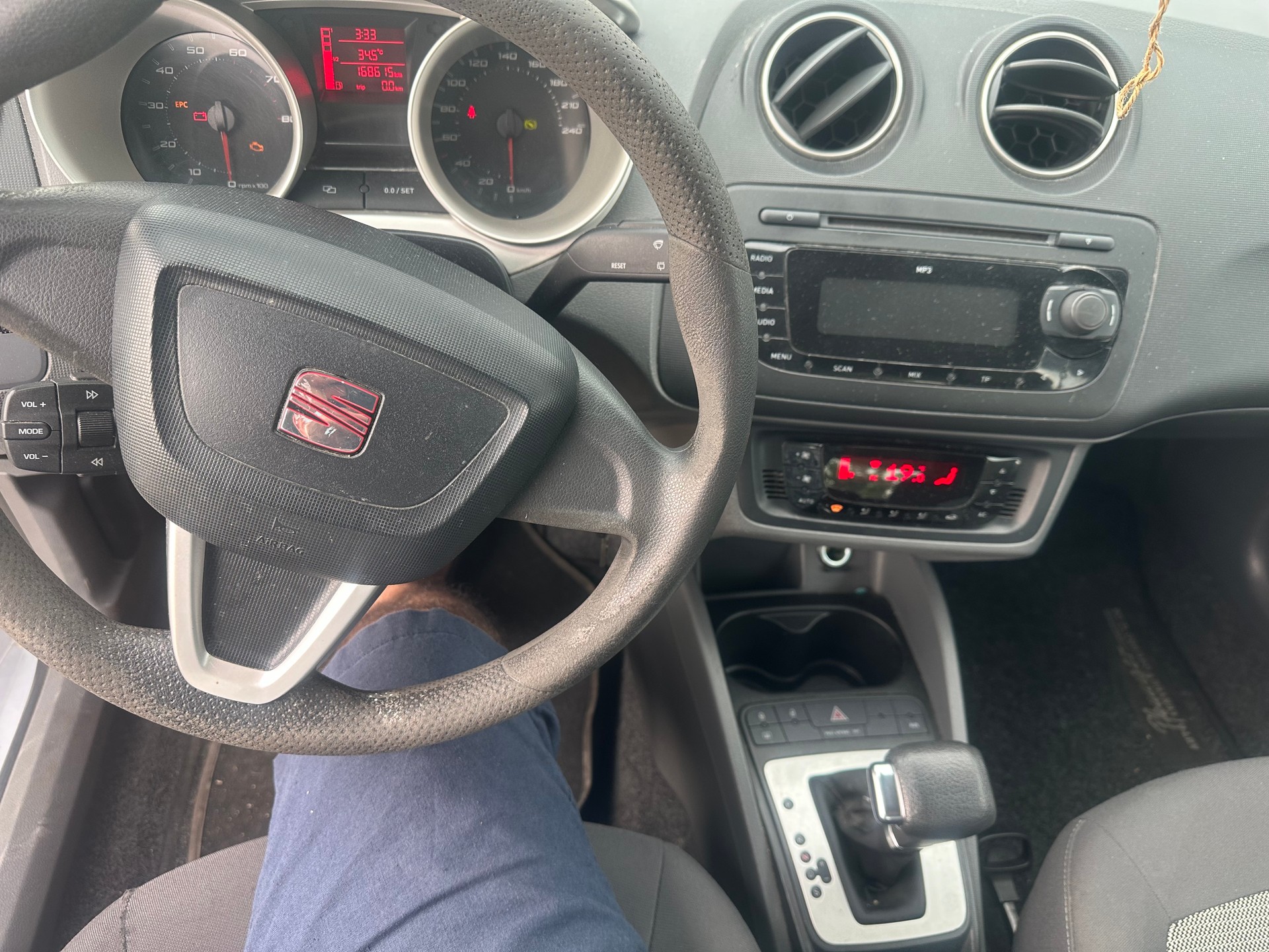 SEAT Ibiza 1.6 Style DSG-image-11