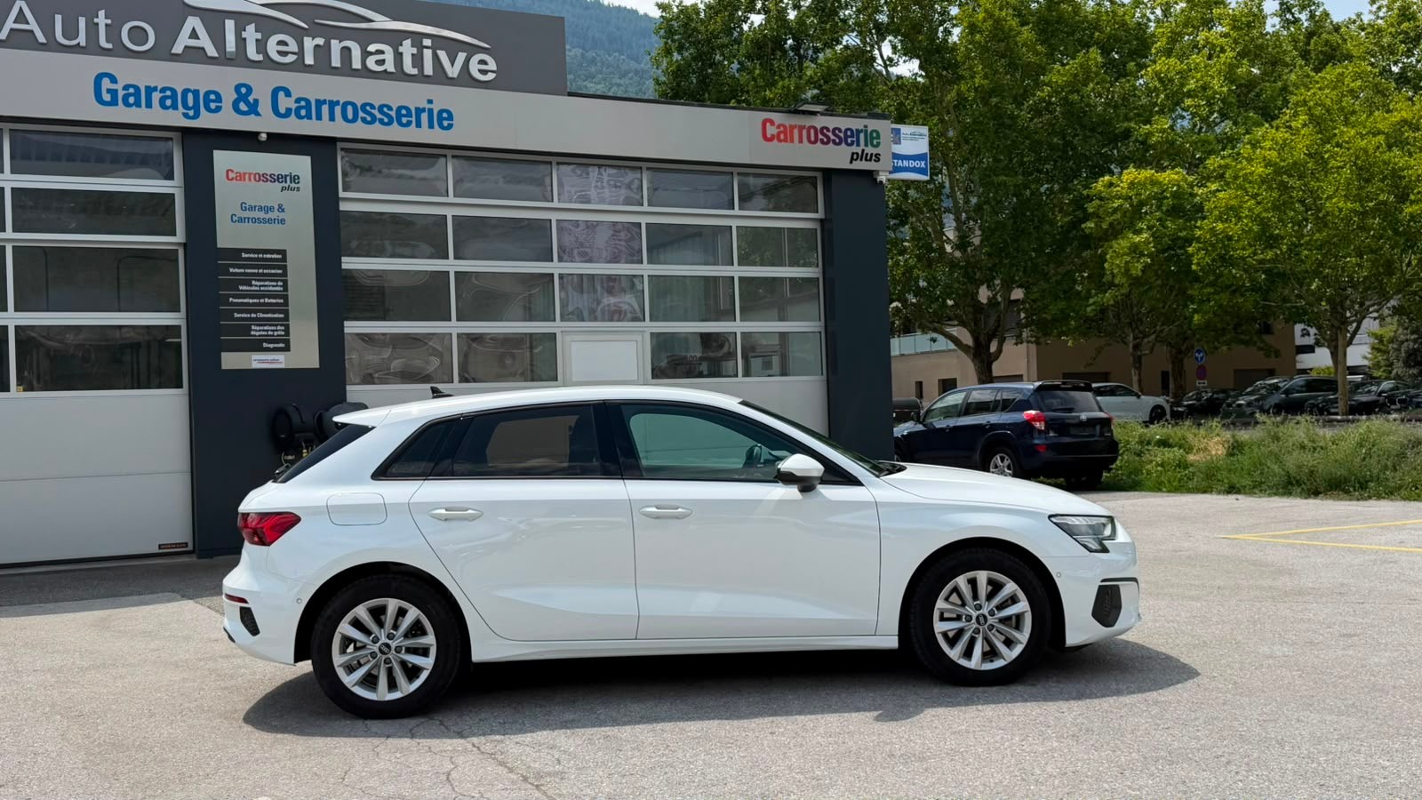AUDI A3 Sportback 35 TFSI S line Attraction S-tronic-showroom-element-2