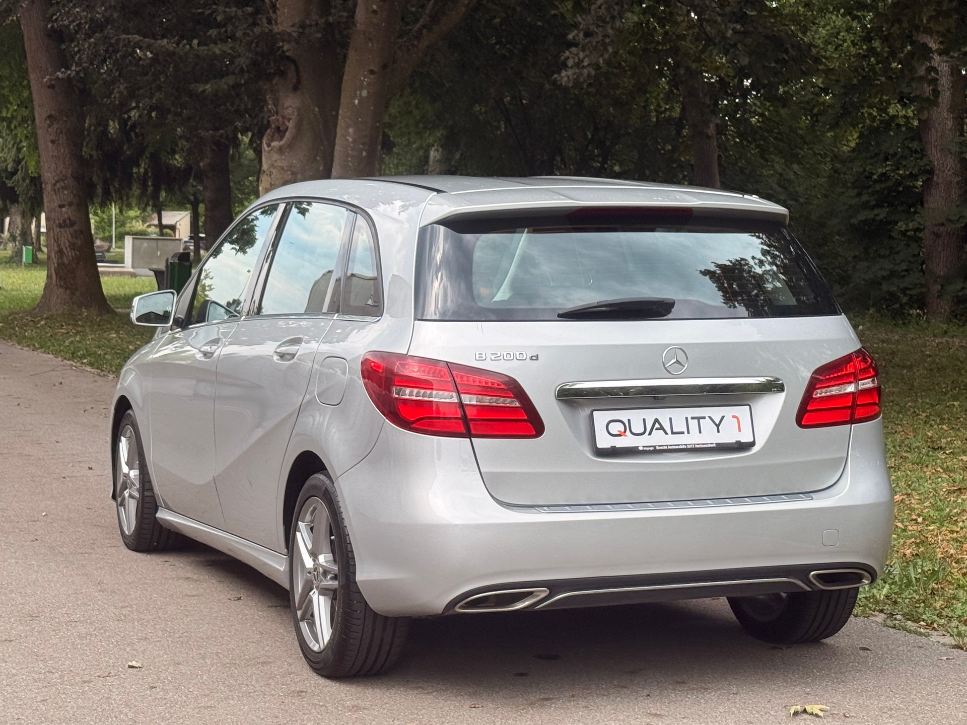MERCEDES-BENZ B 200-image-2