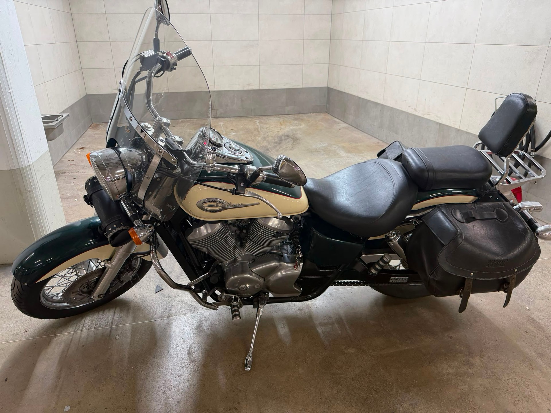 HONDA VT 750 C Shadow-image-0