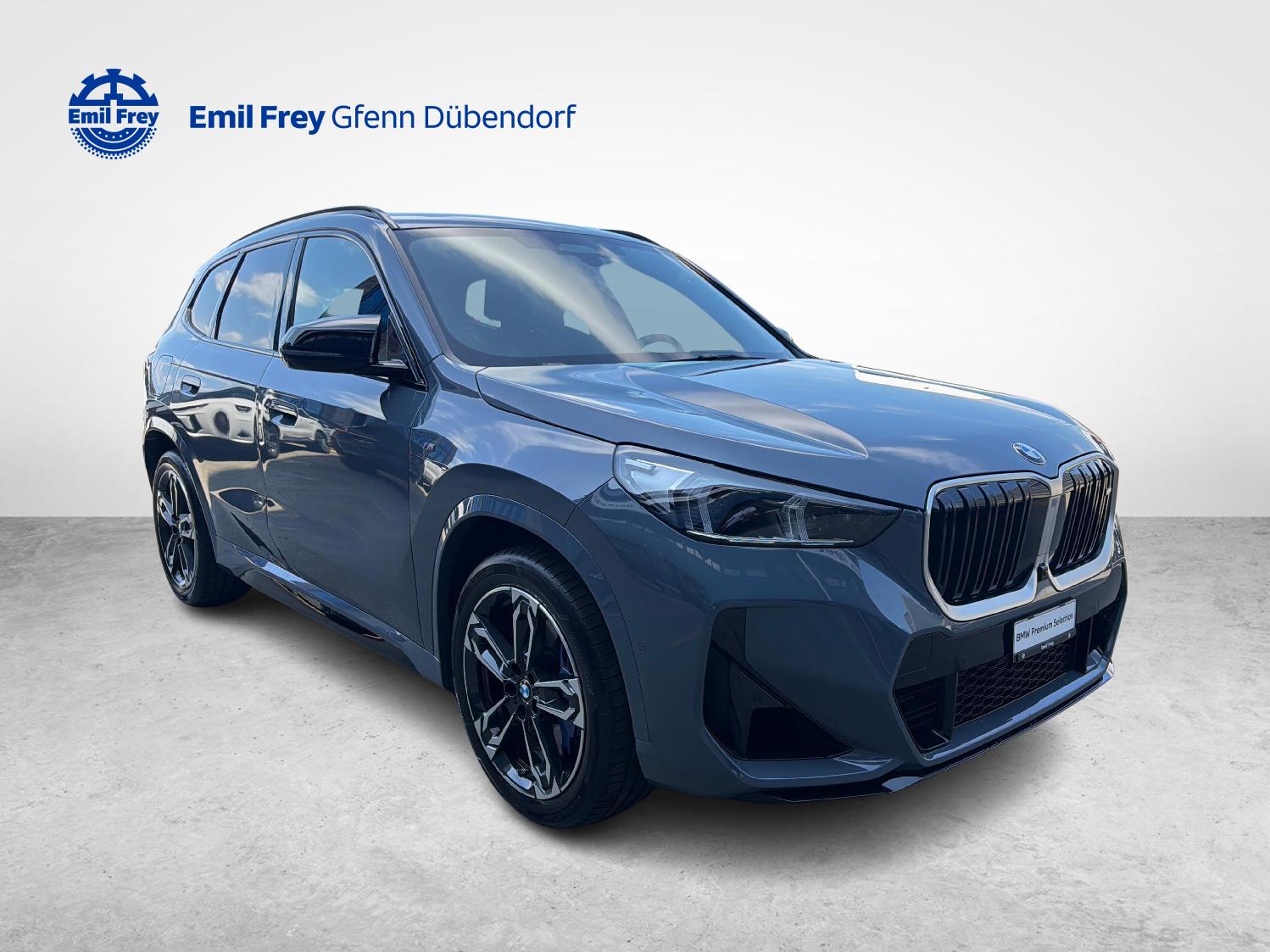 BMW X1 M35i-showroom-element-3