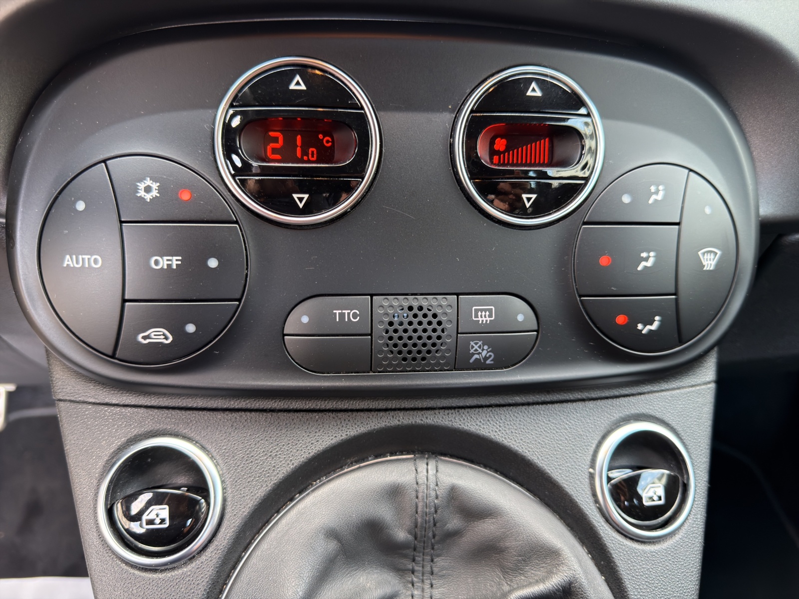 FIAT 595 1.4 16V Turbo Abarth Pista-image-15