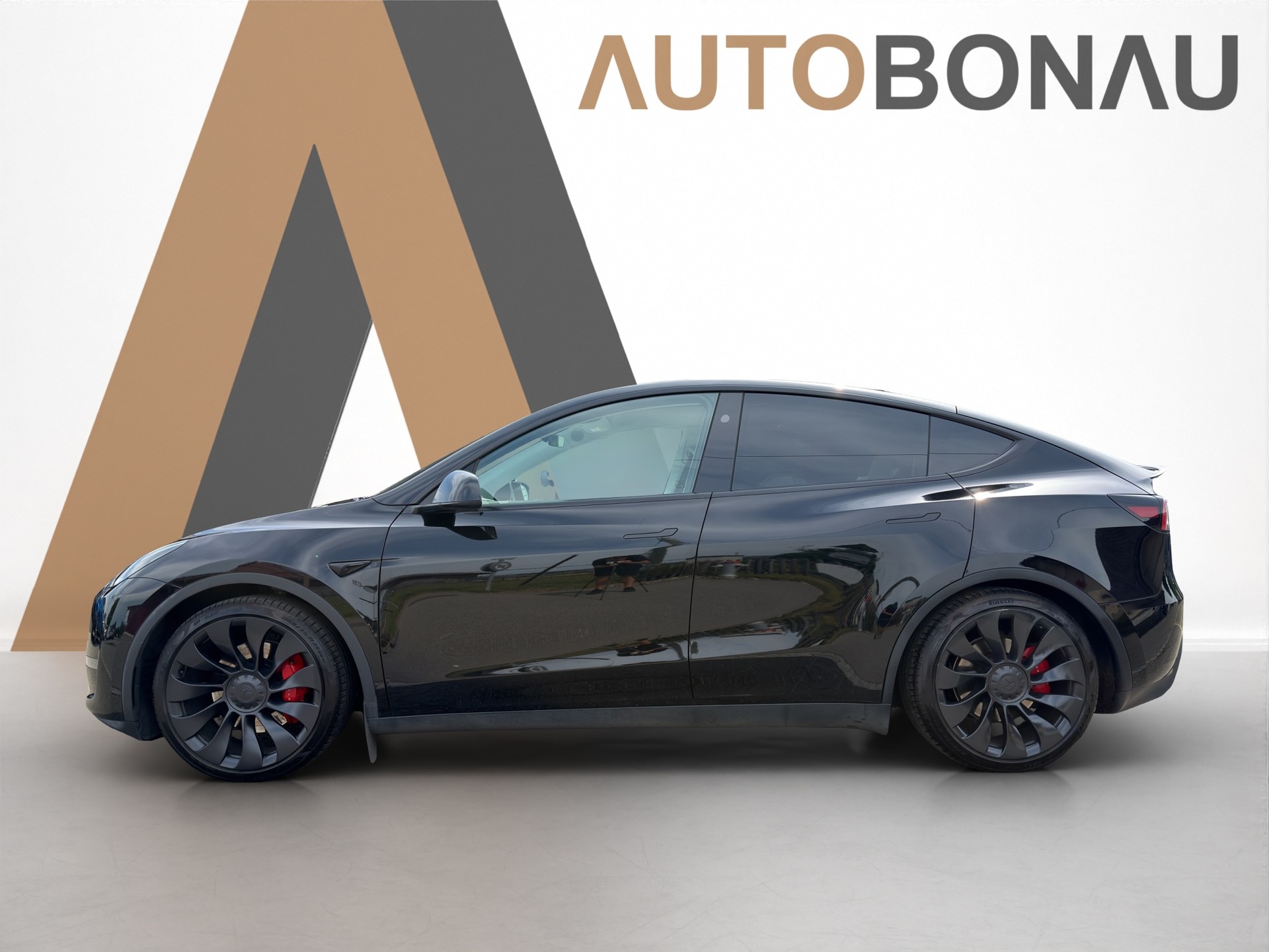TESLA Model Y Performance D Anhängerkupplung-showroom-element-1