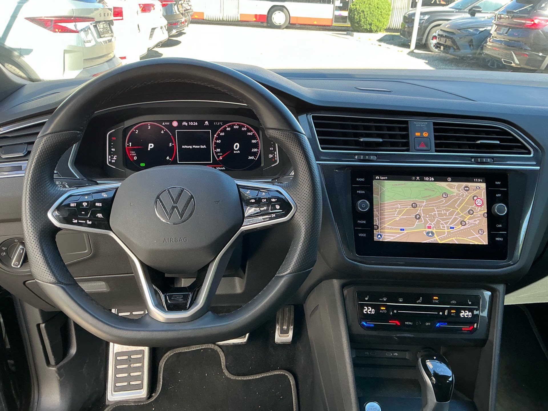 VW Tiguan Allspace R-Line 4Motion *** PANORAMADACH & 7 PLÄTZER ***-image-9