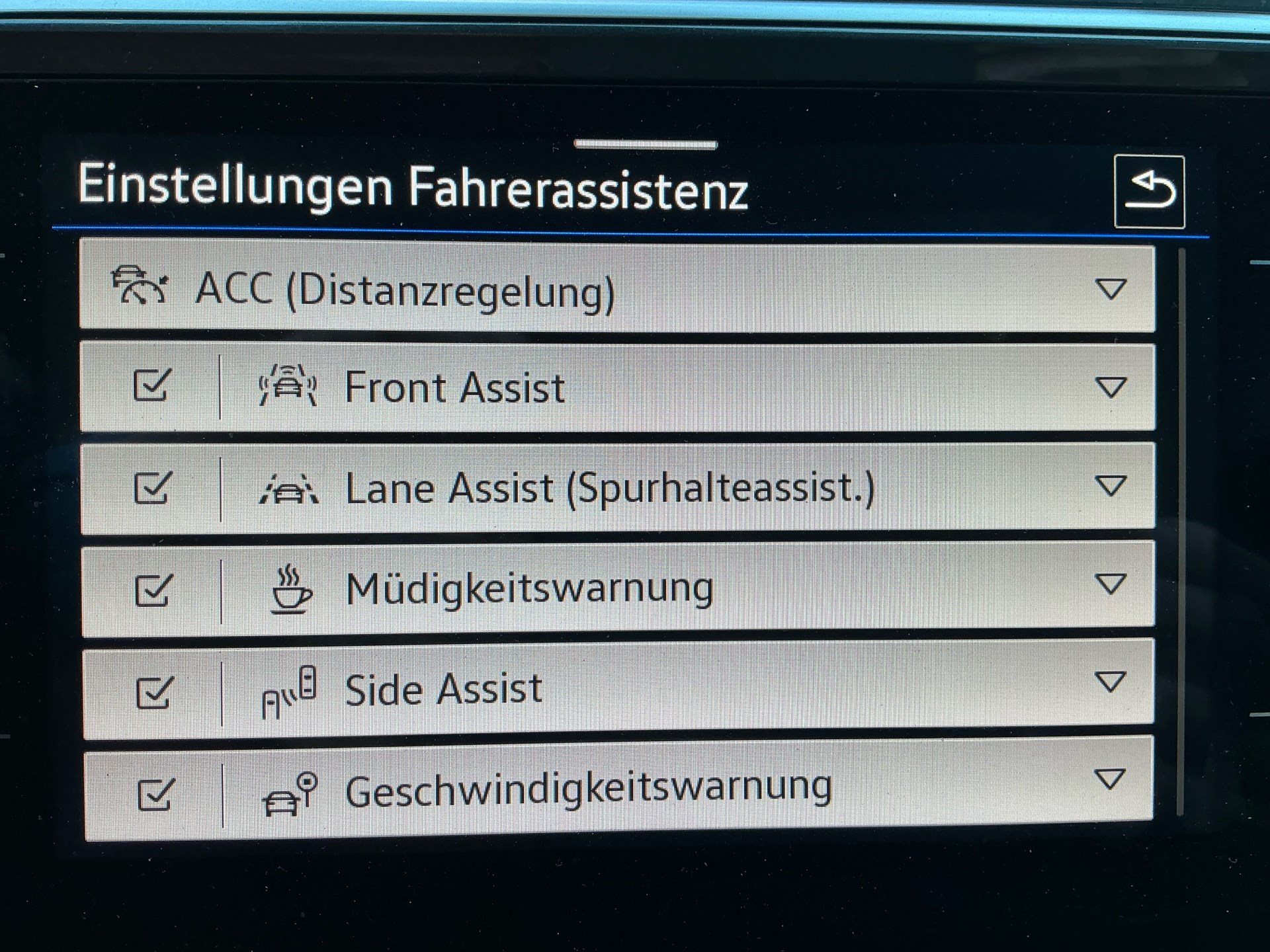 VW Tiguan Allspace R-Line 4Motion *** PANORAMADACH & 7 PLÄTZER ***-image-19