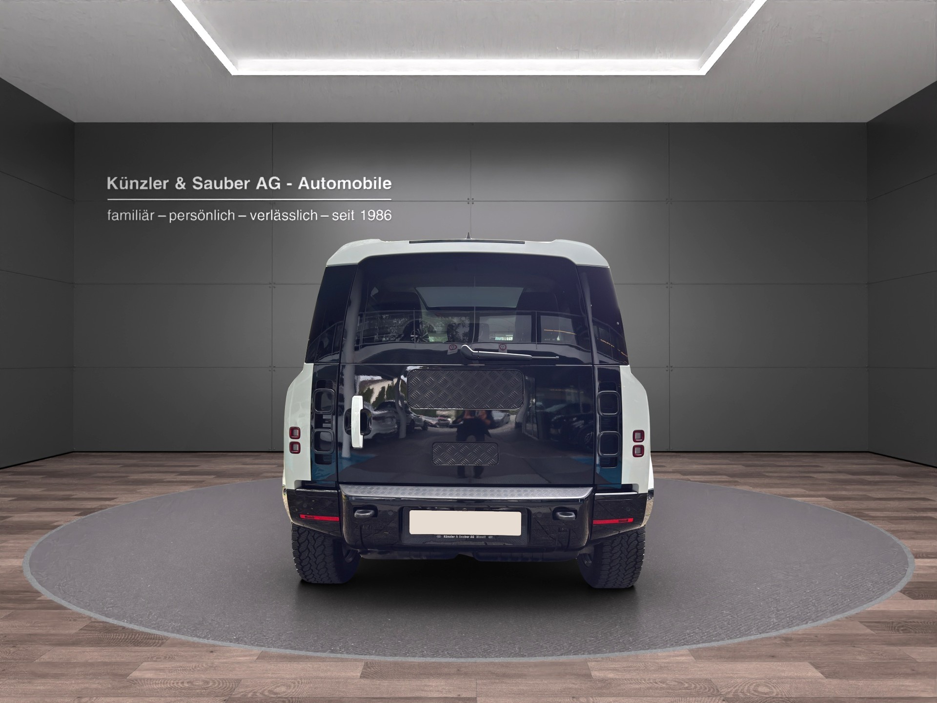 LAND ROVER Defender 90 3.0D I6 250 SE AT8-image-20