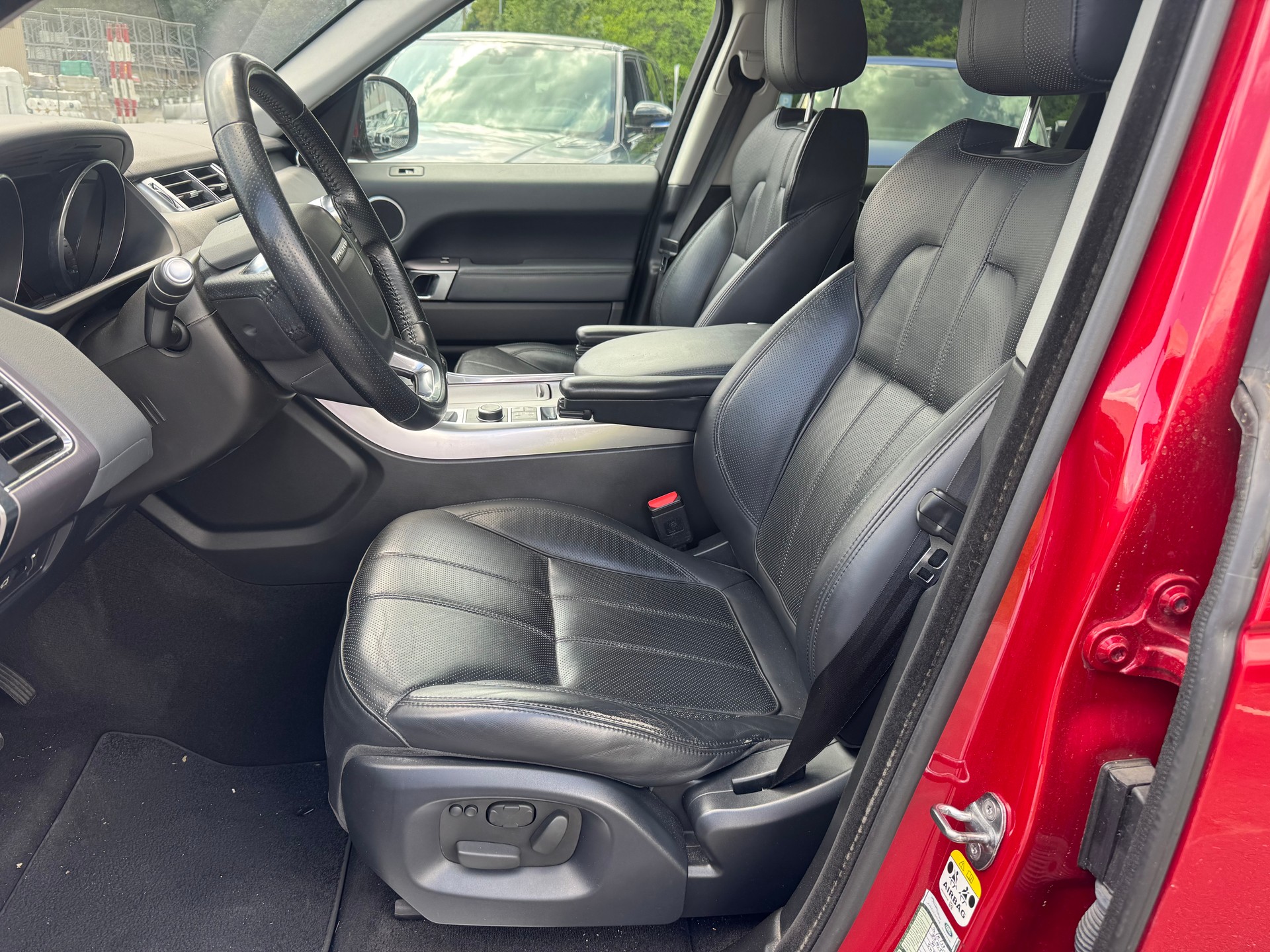 LAND ROVER Range Rover Sport 3.0 SDV6 HSE 7 Places-image-10