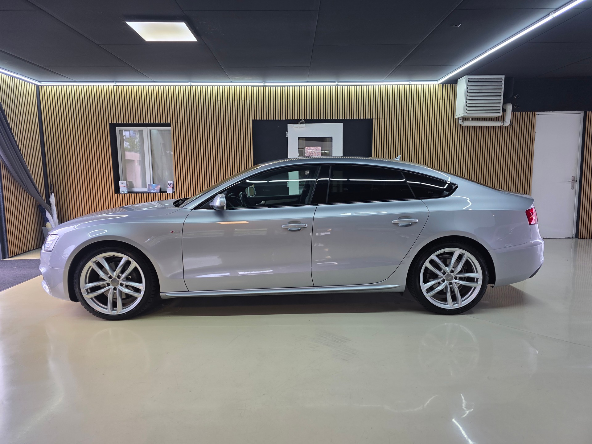 AUDI A5 Sportback 2.0 TFSI quattro S-tronic-showroom-element-3