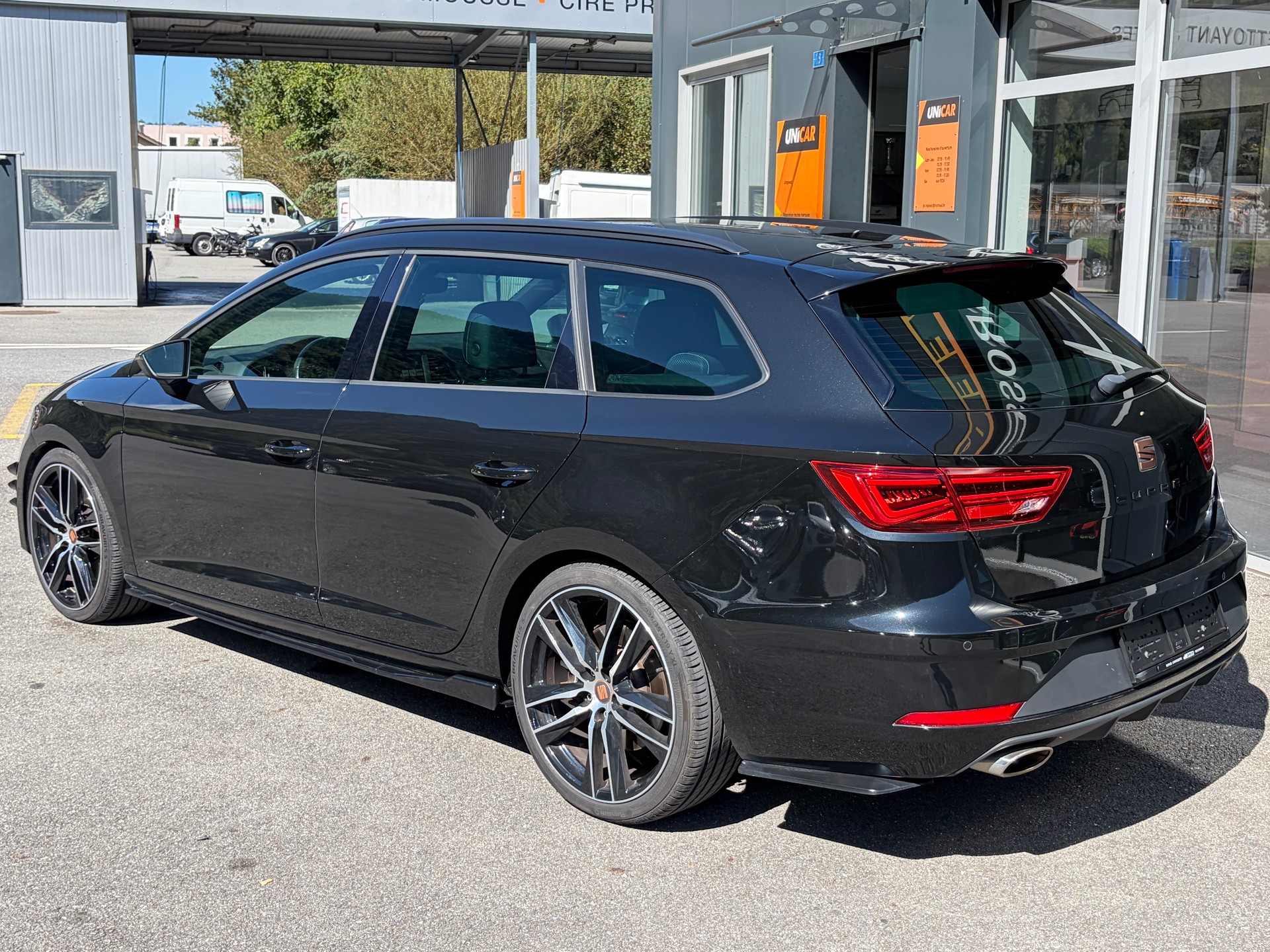 SEAT Leon 2.0 TSI Cupra 300 DSG 4Drive-showroom-element-2