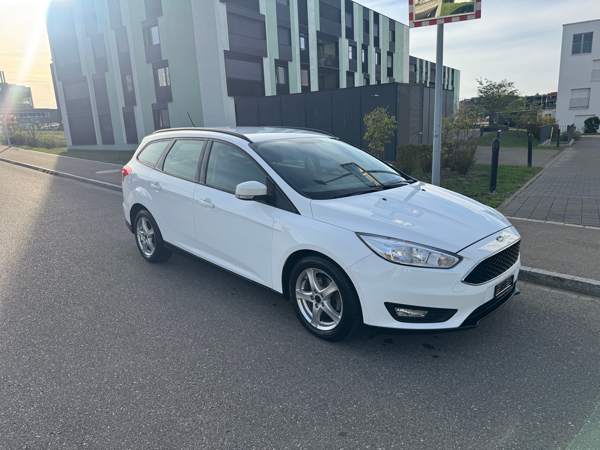 FORD Focus 1.5 TDCi ECOnetic Trend-image-3