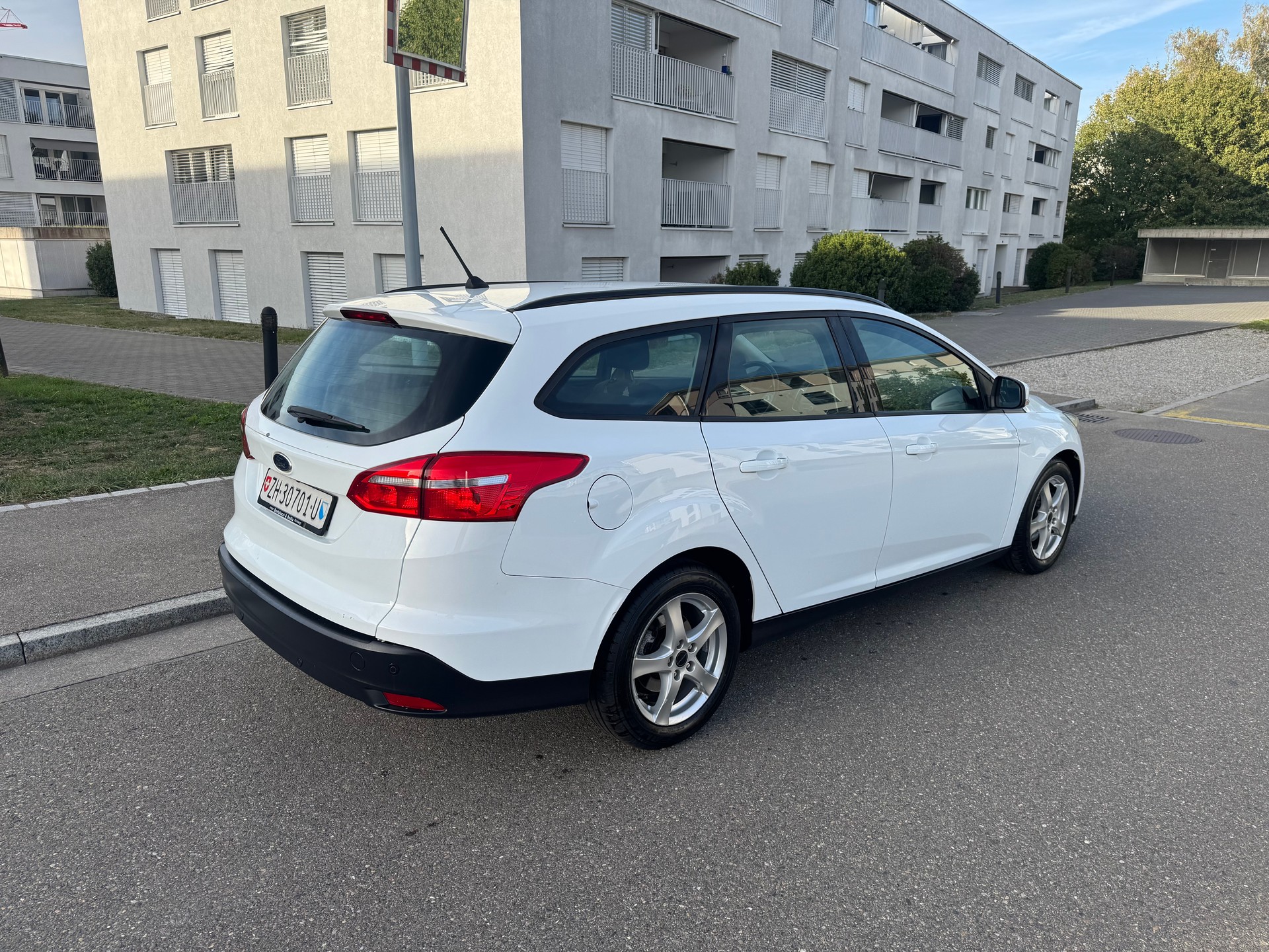 FORD Focus 1.5 TDCi ECOnetic Trend-image-7