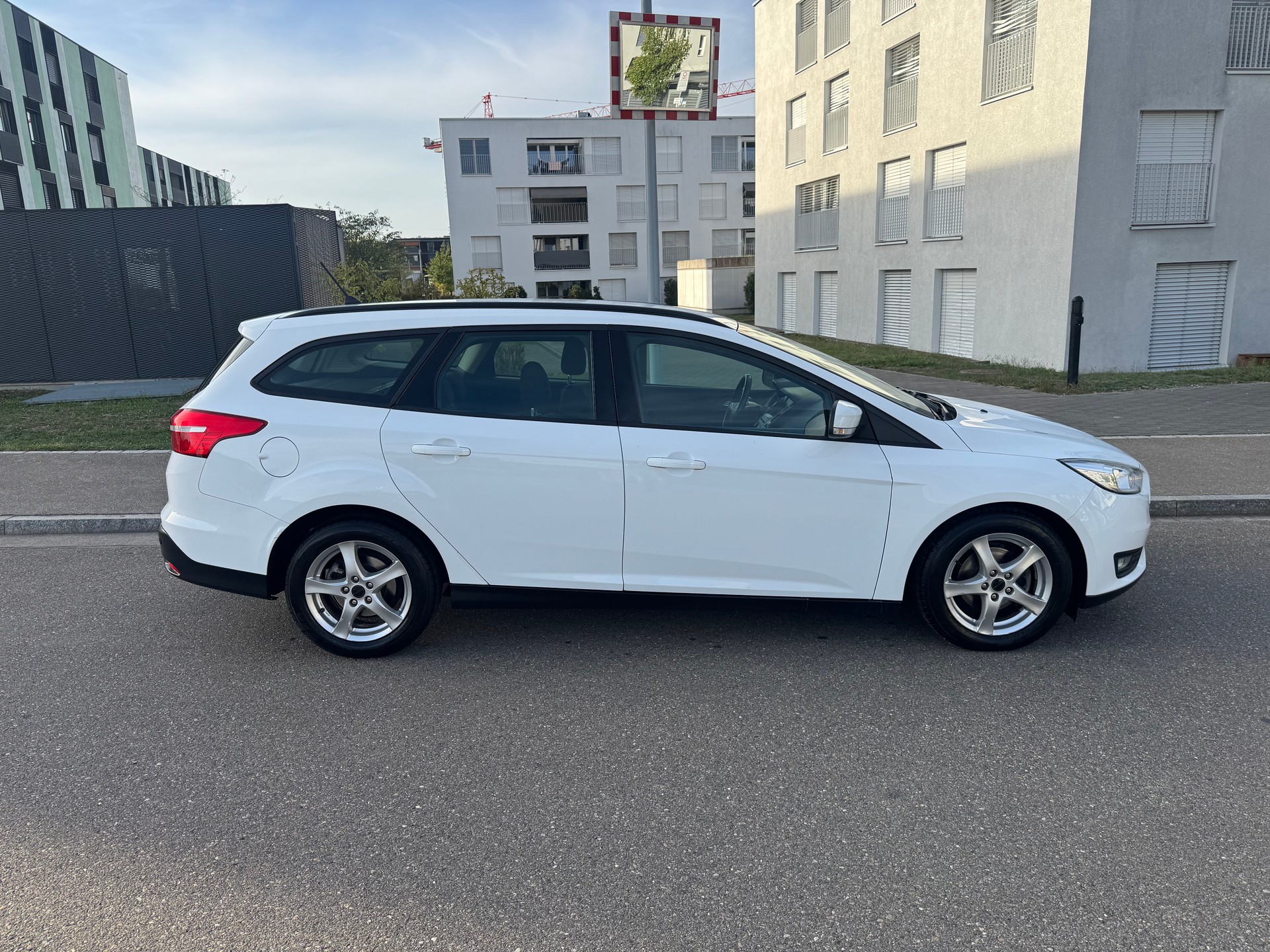 FORD Focus 1.5 TDCi ECOnetic Trend-image-5