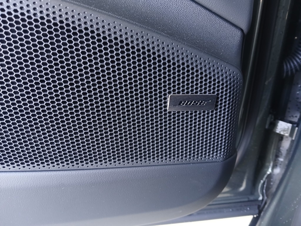 PORSCHE Macan 4-image-11