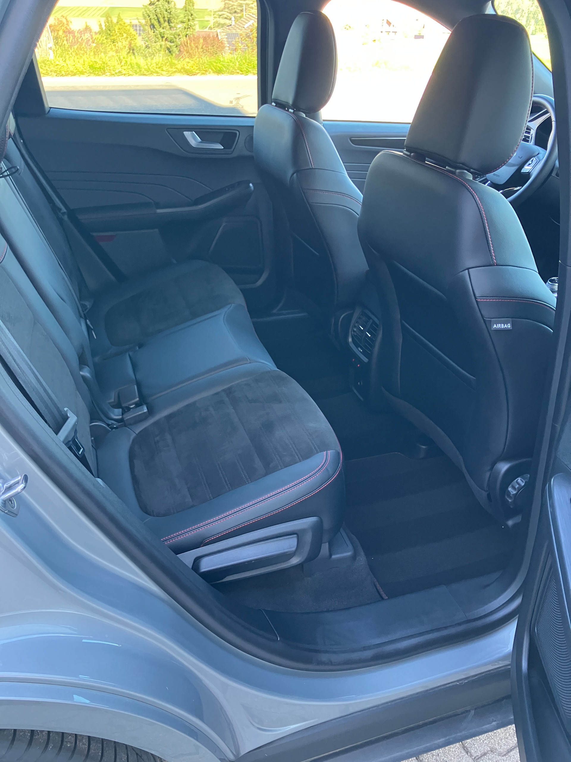 FORD Kuga 2.5 FHEV ST-Line X 4WD-image-5