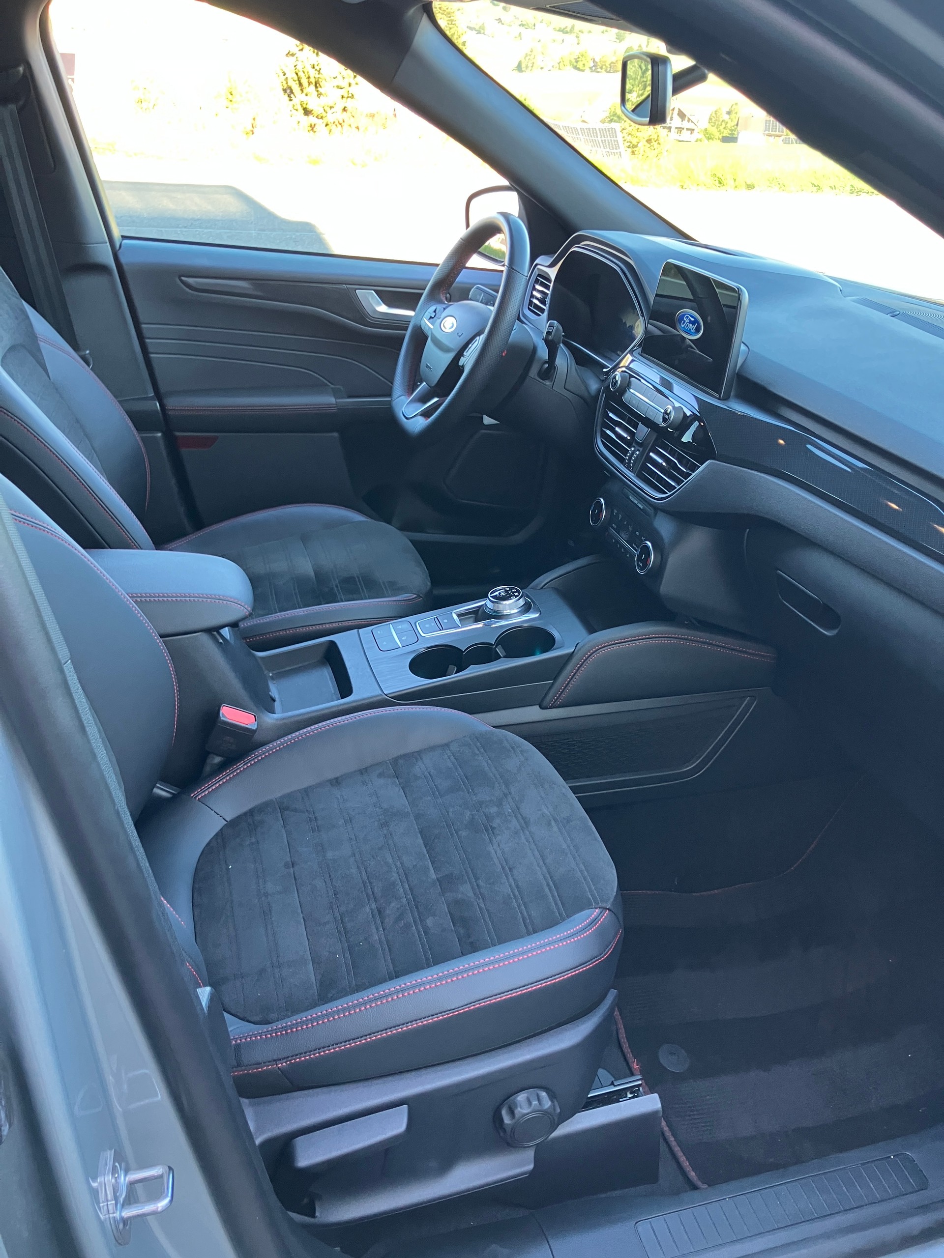 FORD Kuga 2.5 FHEV ST-Line X 4WD-image-4
