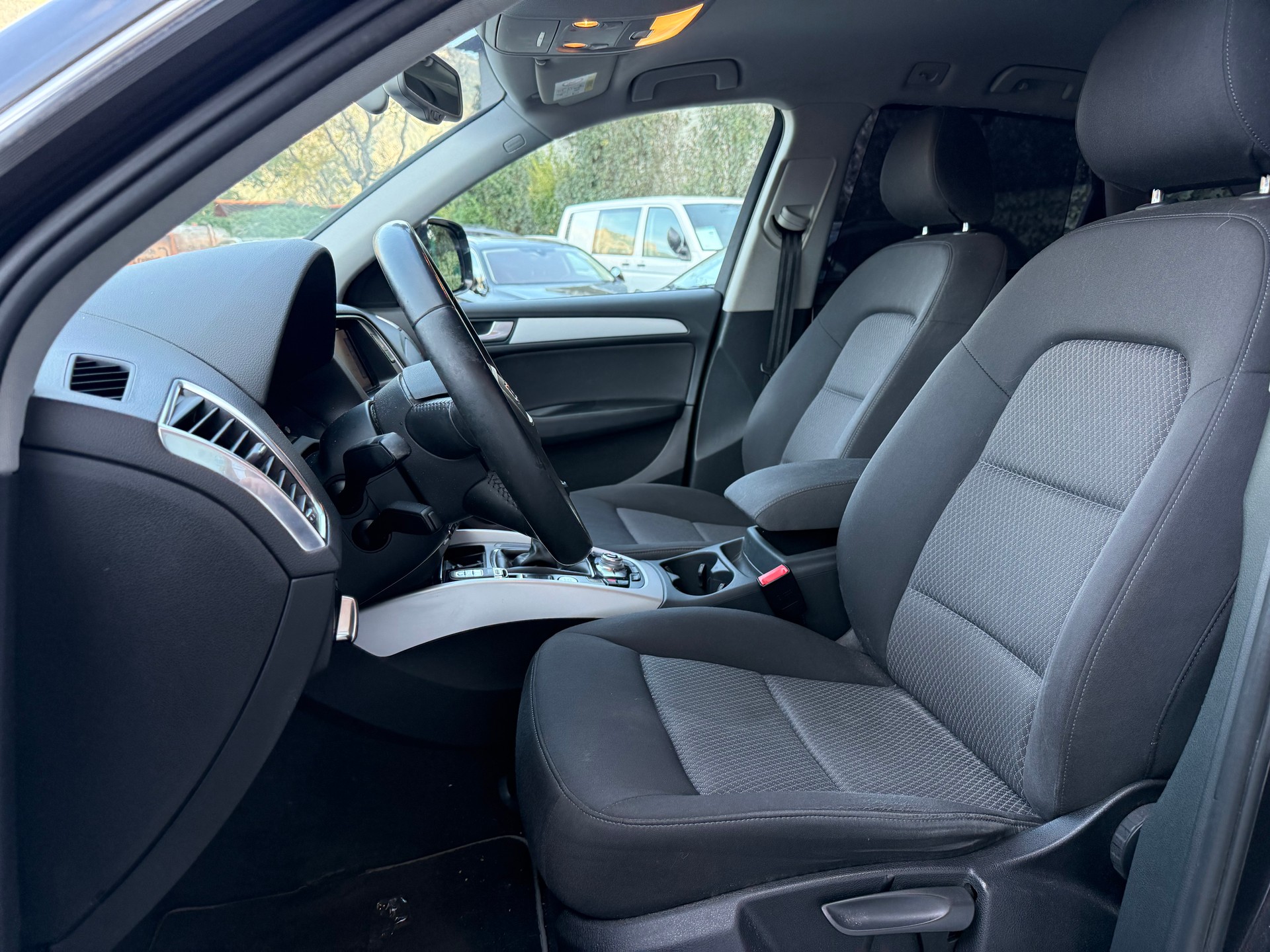 AUDI Q5 2.0 TDI-image-16