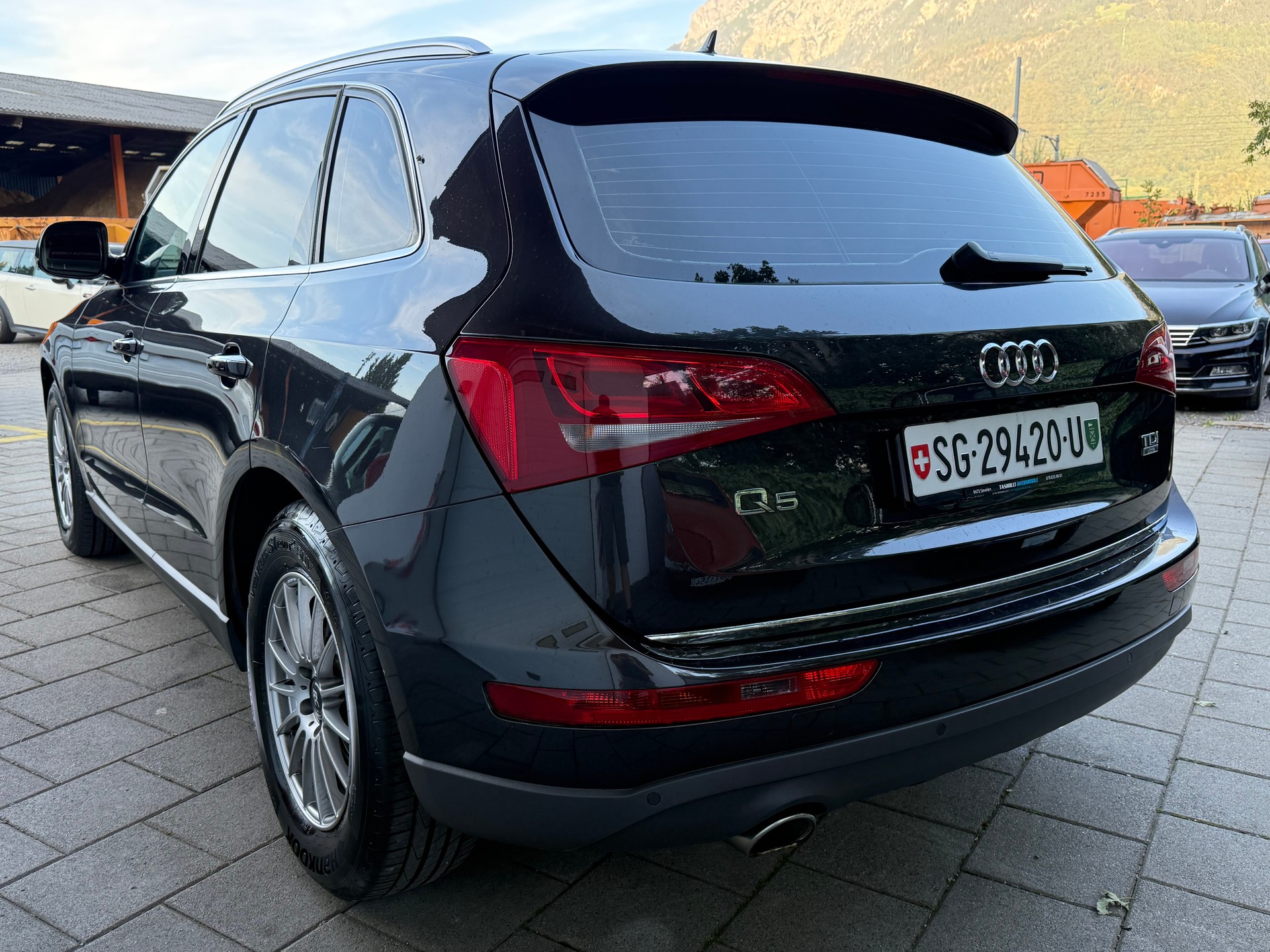 AUDI Q5 2.0 TDI-showroom-element-3