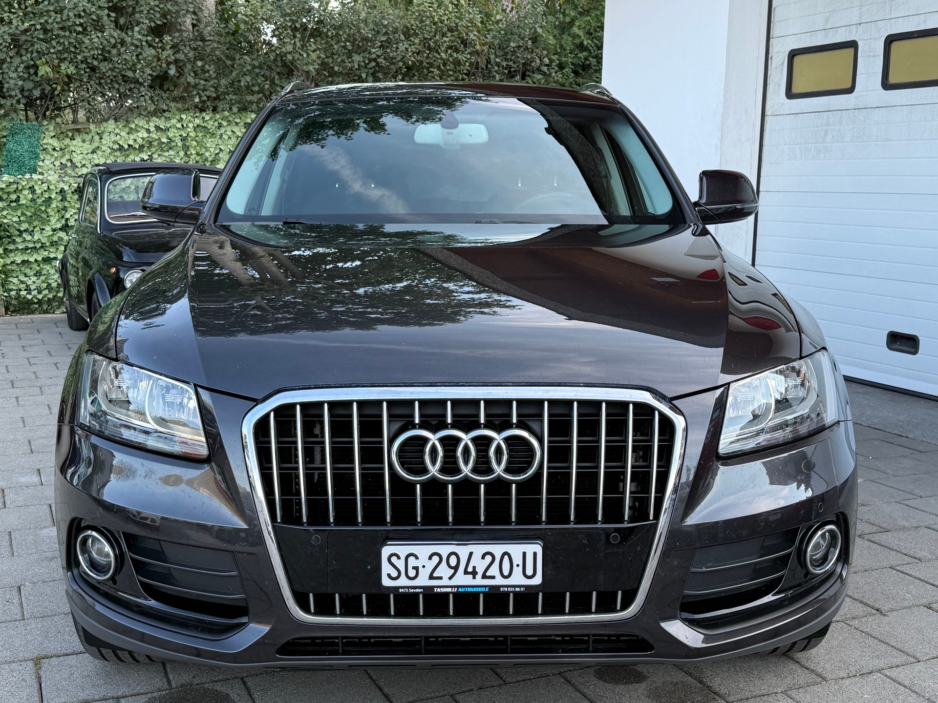 AUDI Q5 2.0 TDI-showroom-element-1