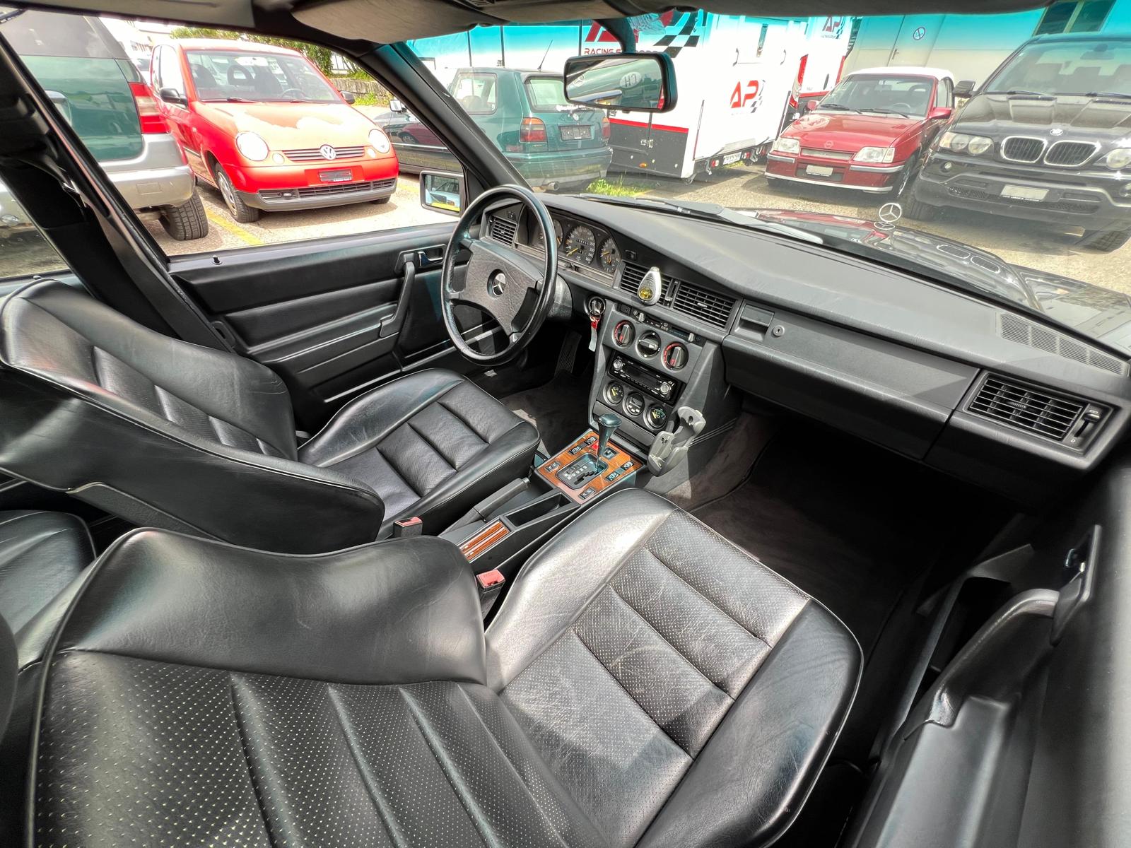 MERCEDES-BENZ 190 E 2.5-16 Automatic | Vollausstattung | Volllederausstattung in Schwarz | Elektrisches Schiebedach uvm.-image-8