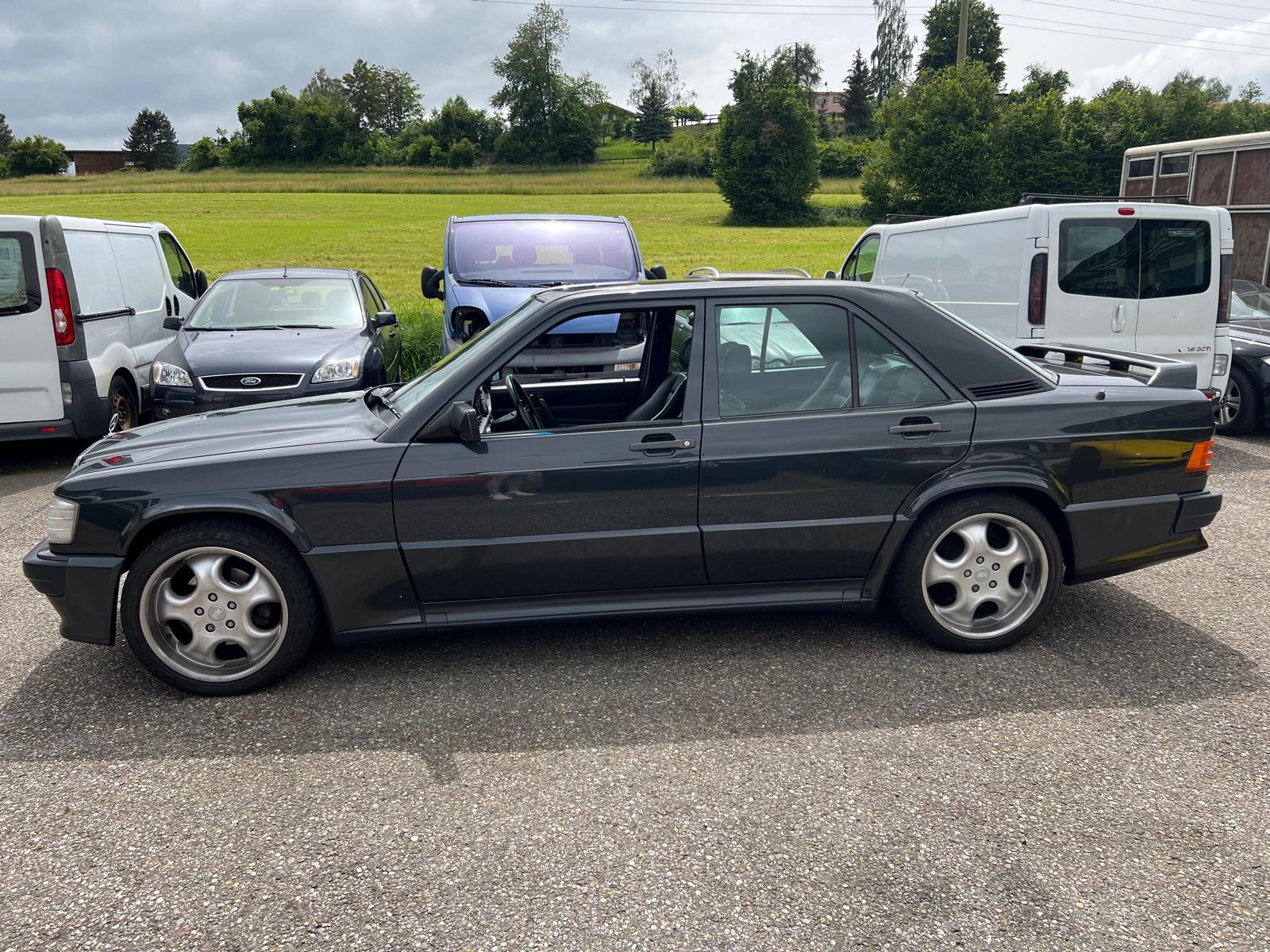 MERCEDES-BENZ 190 E 2.5-16 Automatic | Vollausstattung | Volllederausstattung in Schwarz | Elektrisches Schiebedach uvm.-image-6