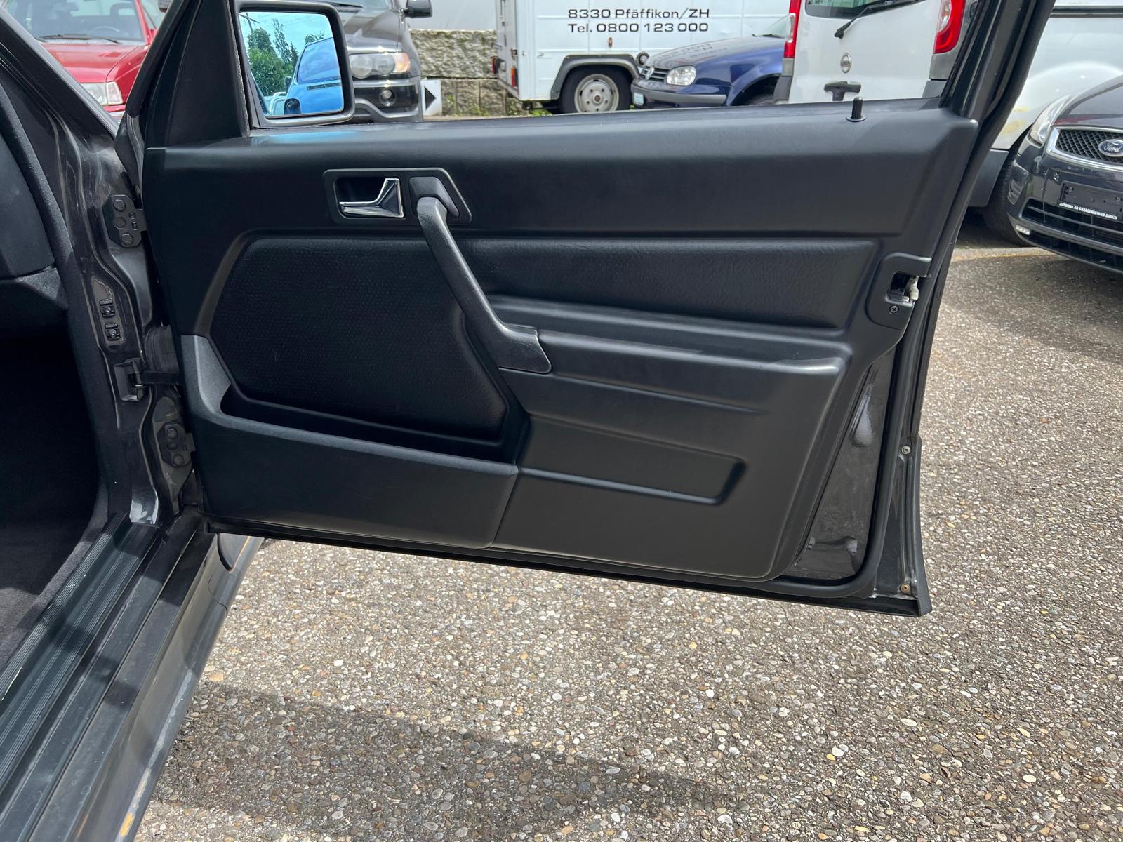 MERCEDES-BENZ 190 E 2.5-16 Automatic | Vollausstattung | Volllederausstattung in Schwarz | Elektrisches Schiebedach uvm.-image-14