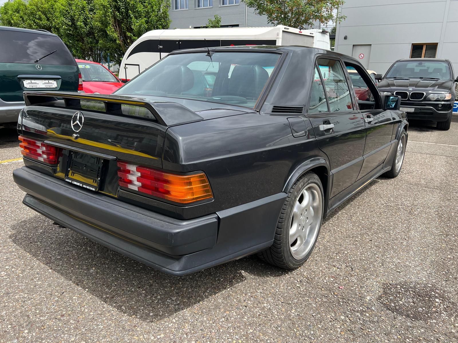 MERCEDES-BENZ 190 E 2.5-16 Automatic | Vollausstattung | Volllederausstattung in Schwarz | Elektrisches Schiebedach uvm.-image-4