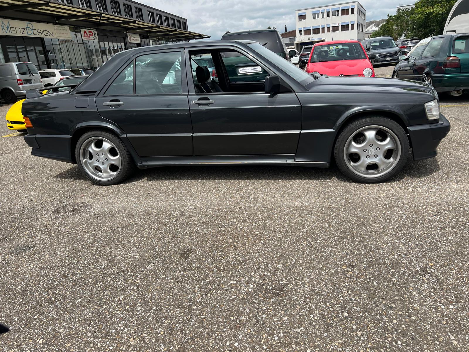 MERCEDES-BENZ 190 E 2.5-16 Automatic | Vollausstattung | Volllederausstattung in Schwarz | Elektrisches Schiebedach uvm.-image-3