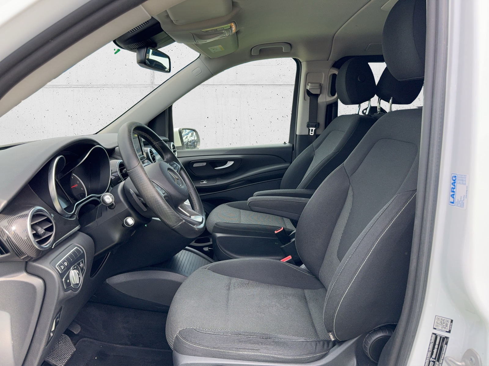MERCEDES-BENZ V 250 d lang 4Matic 7G-Tronic-image-11