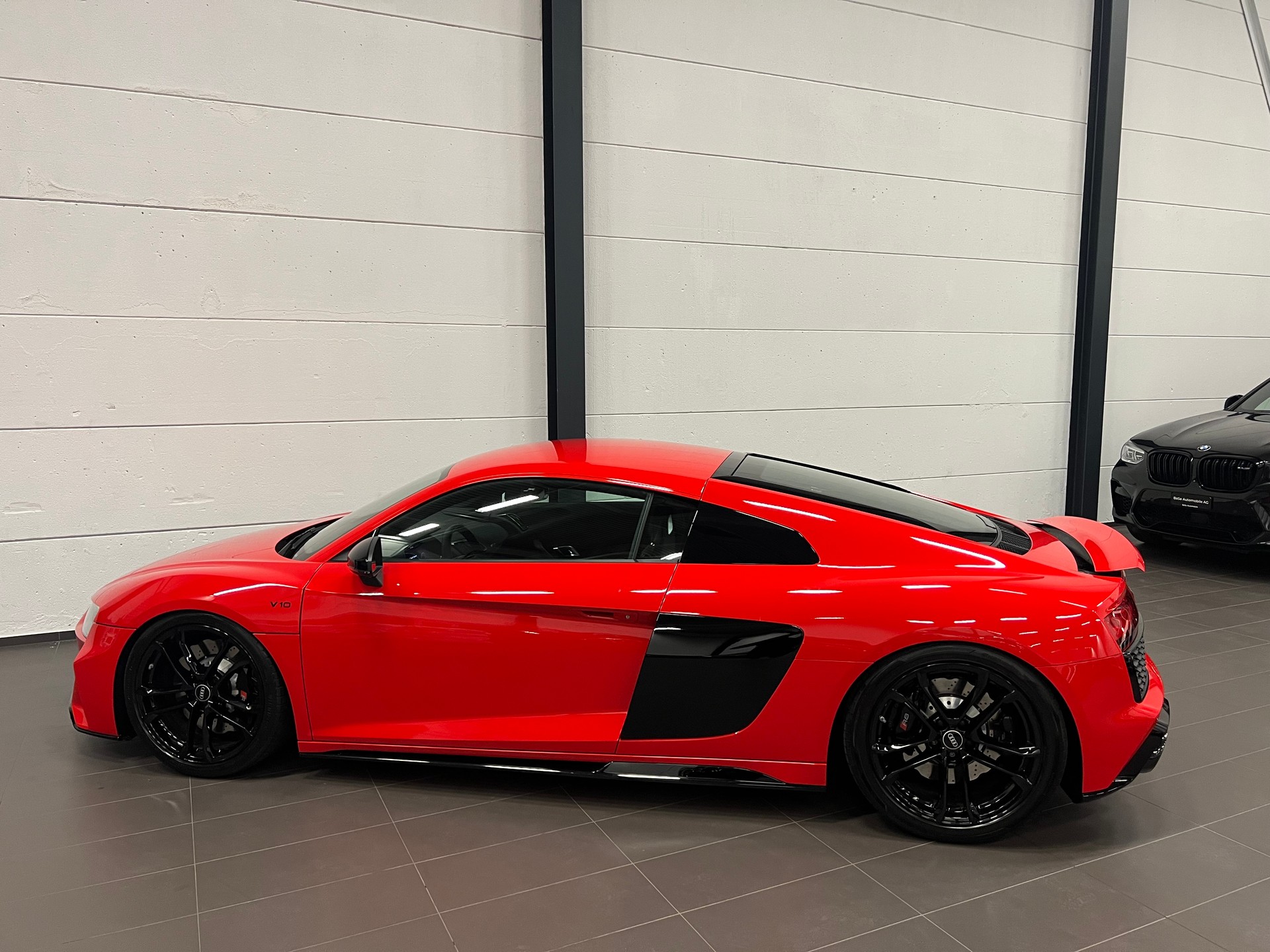 AUDI R8 Coupé RWD S-Tronic-image-11